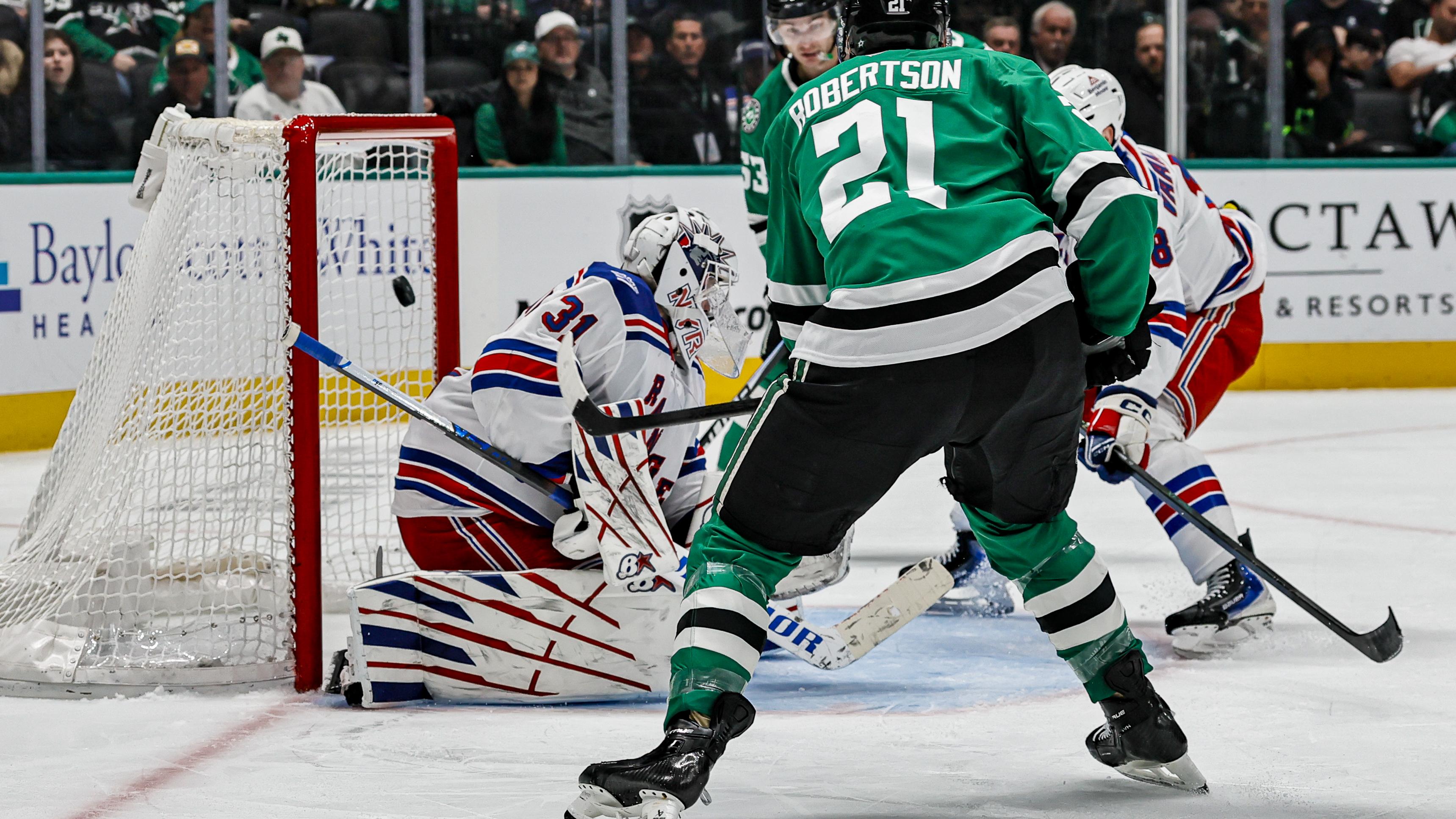 NHL: APR 11 Rangers at Stars
