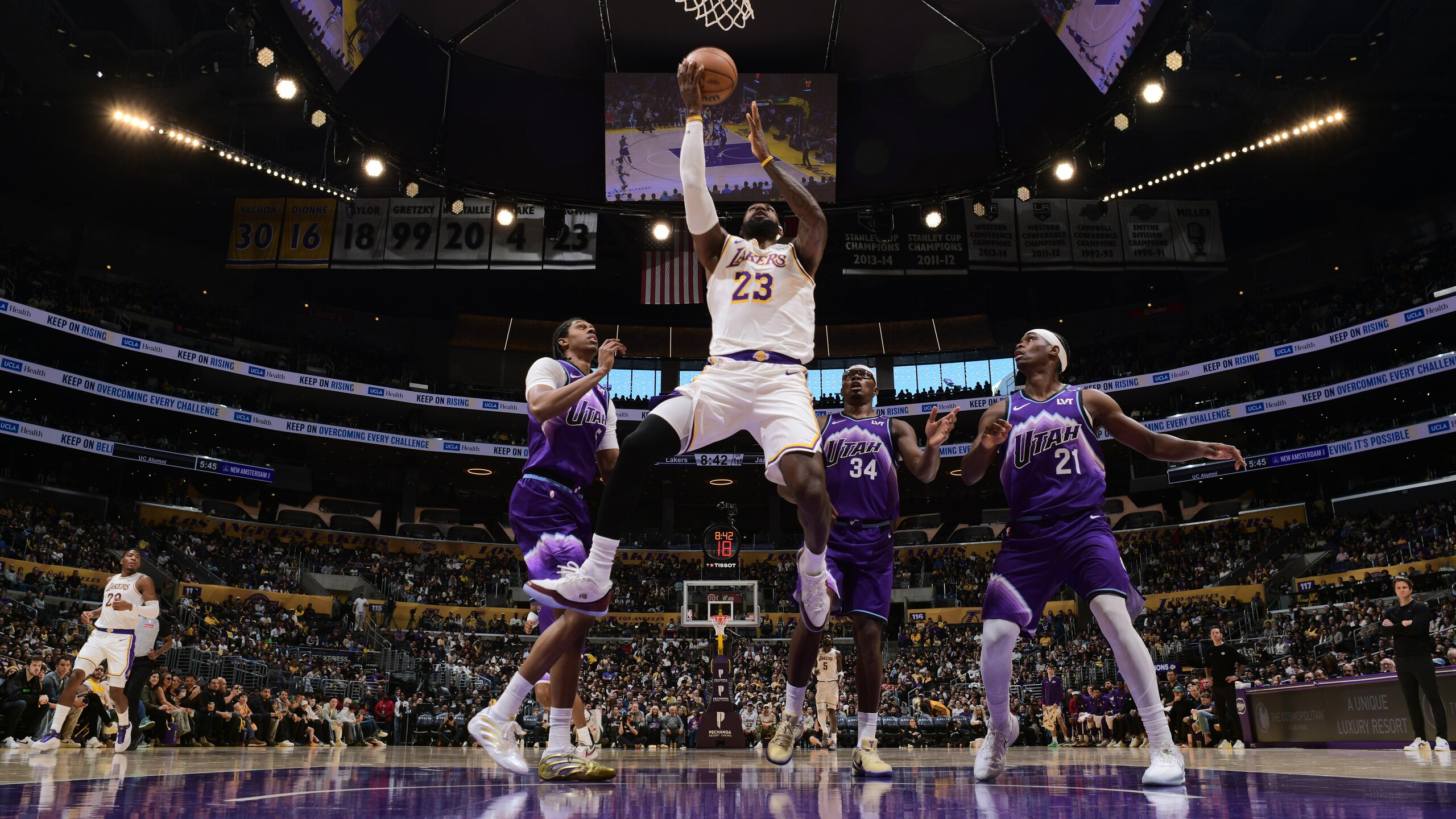 Utah Jazz v Los Angeles Lakers
