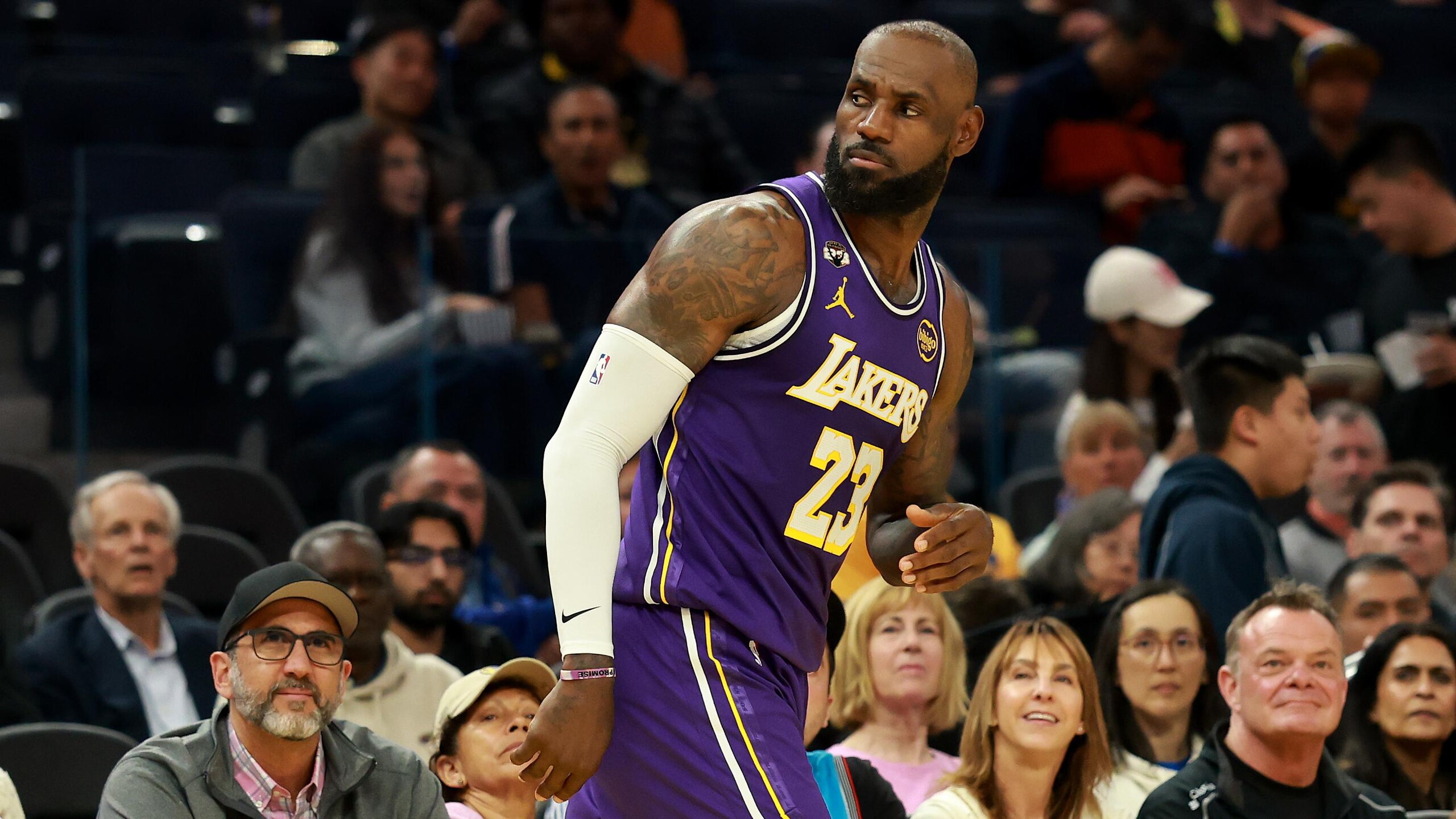 Los Angeles Lakers v Golden State Warriors