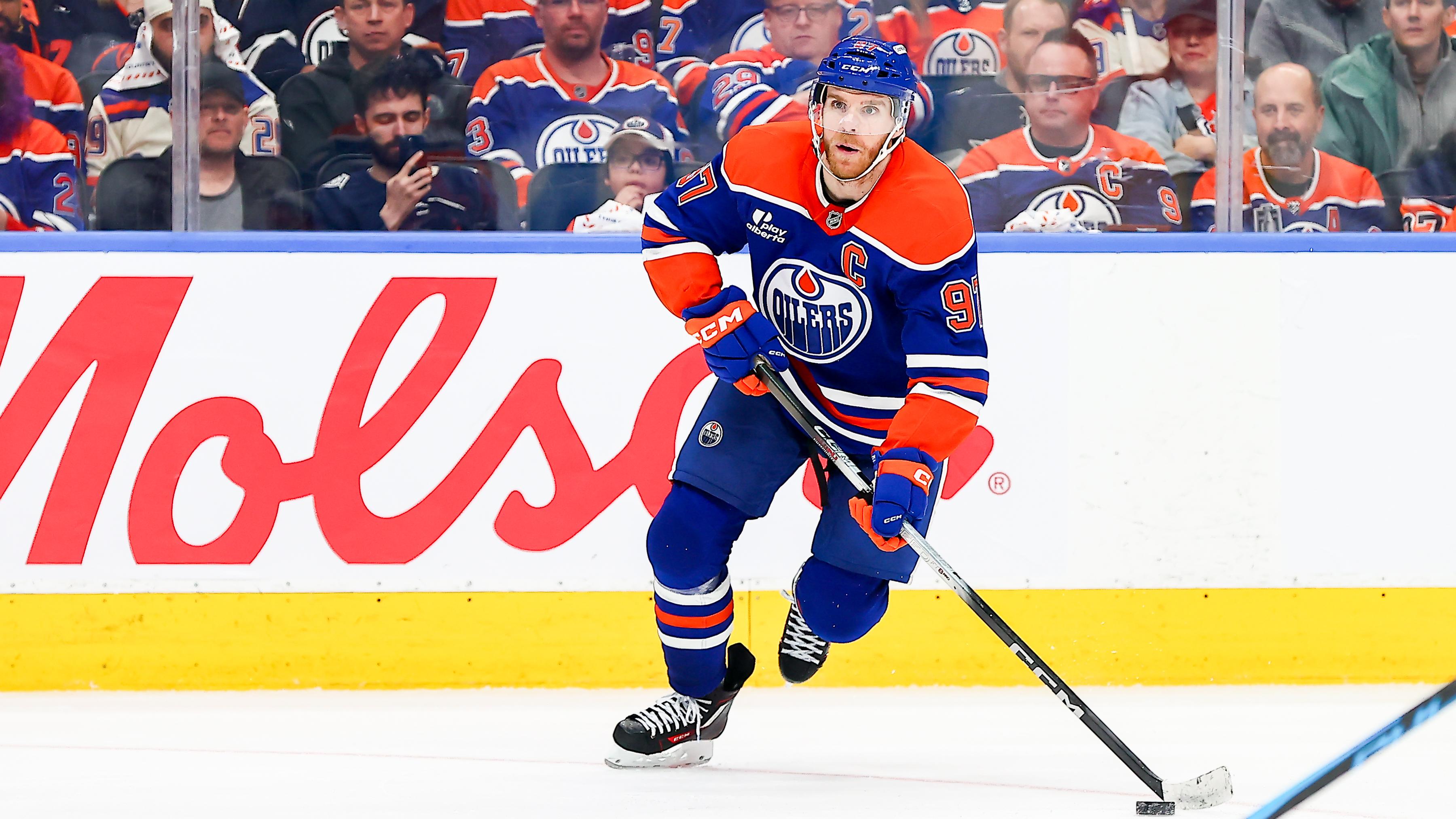 NHL: APR 2 Hawks at Oilers