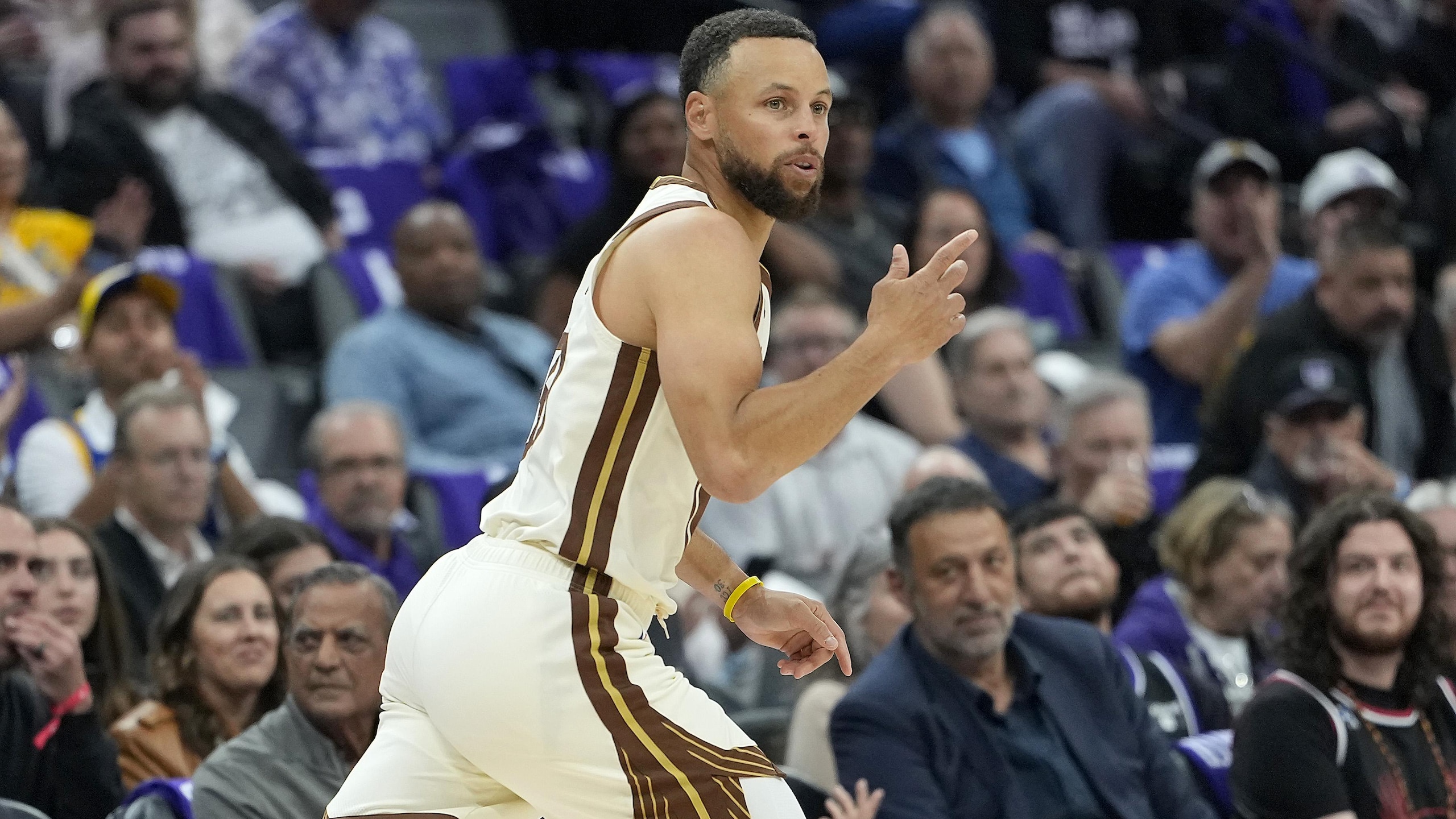 Golden State Warriors v Sacramento Kings