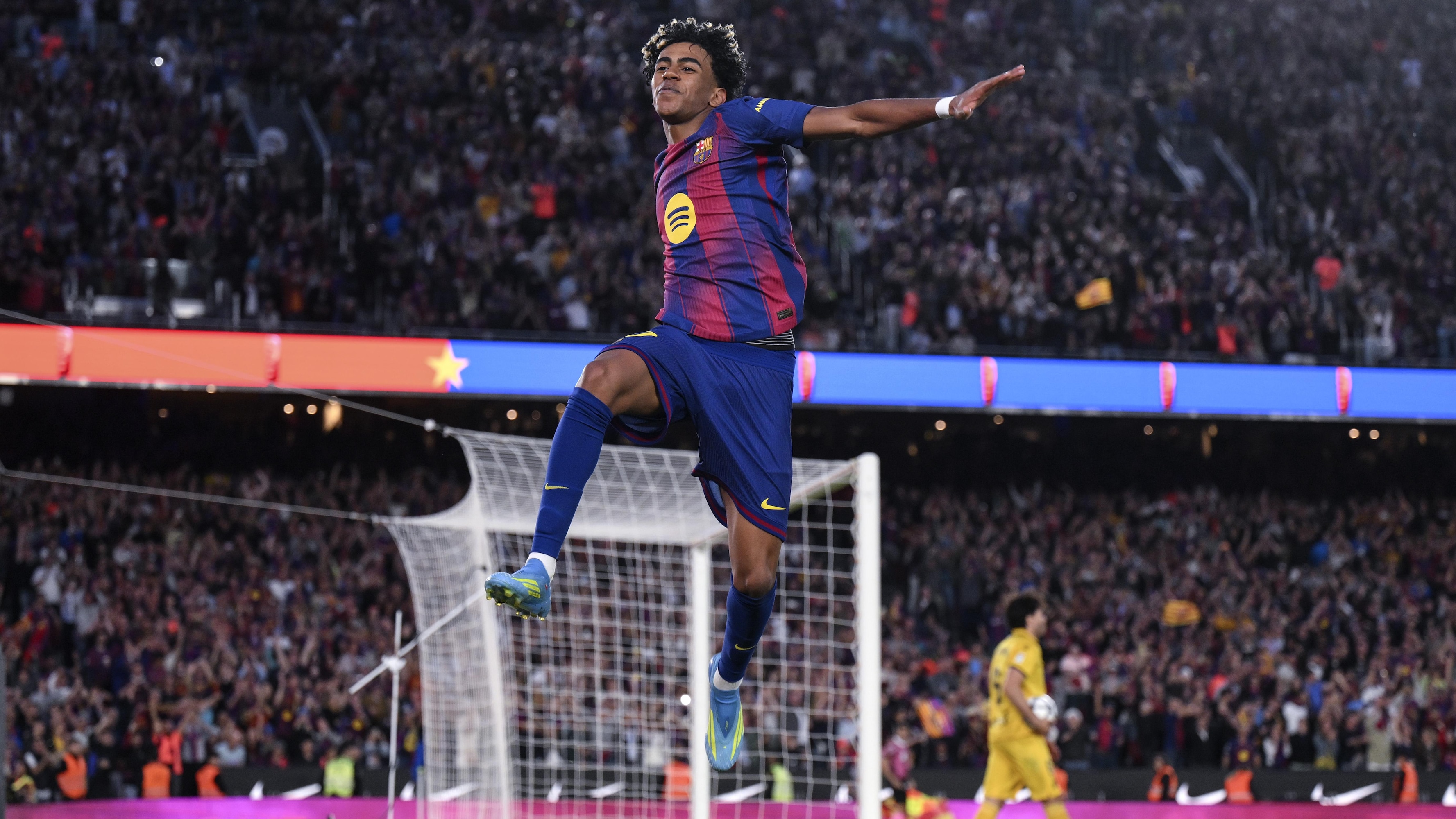 Lamine Yamal Uses Epic LeBron James Photo for Instagram Profile amid Barcelona's UCL Title Pursuit