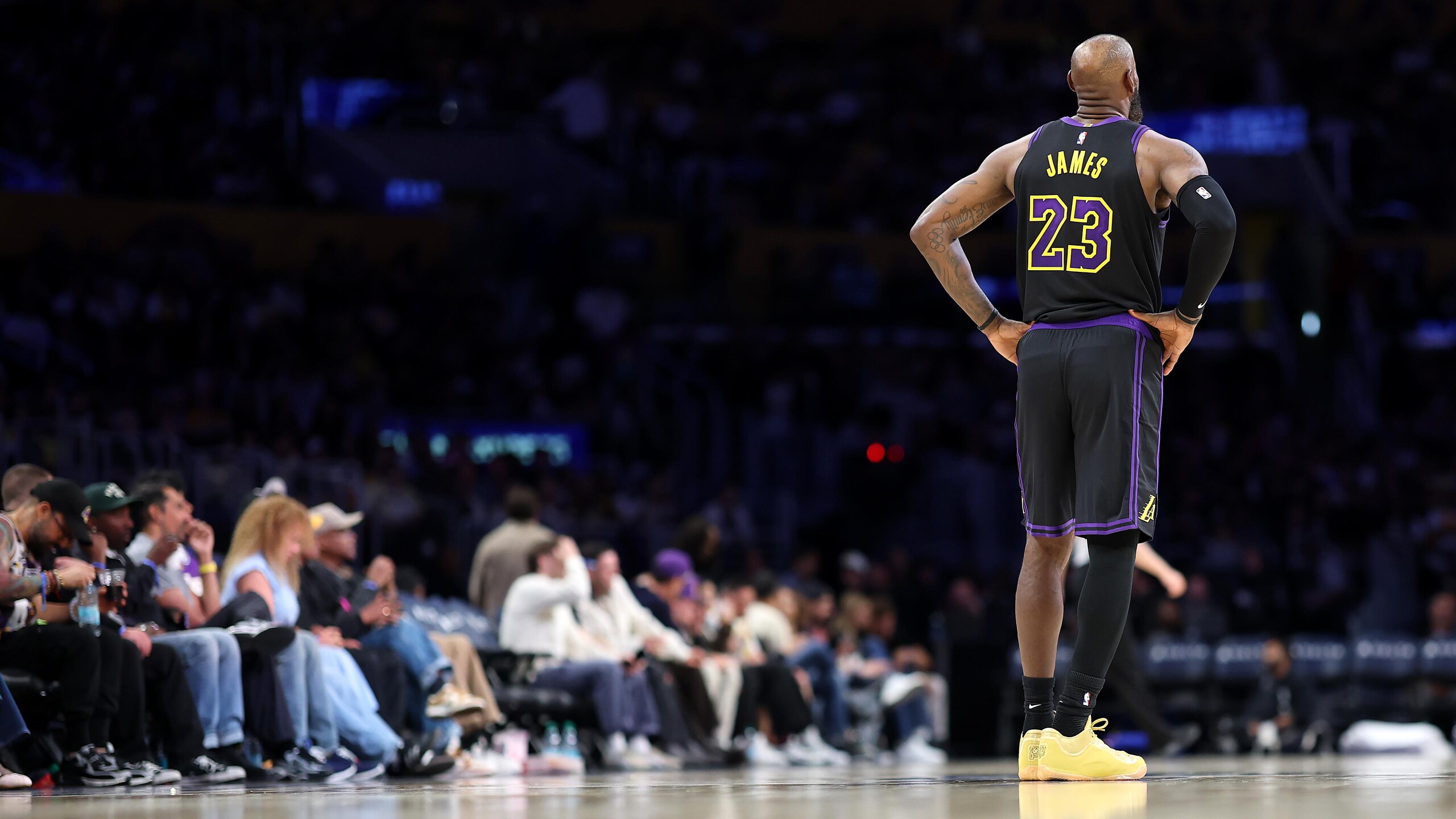 Phoenix Suns v Los Angeles Lakers