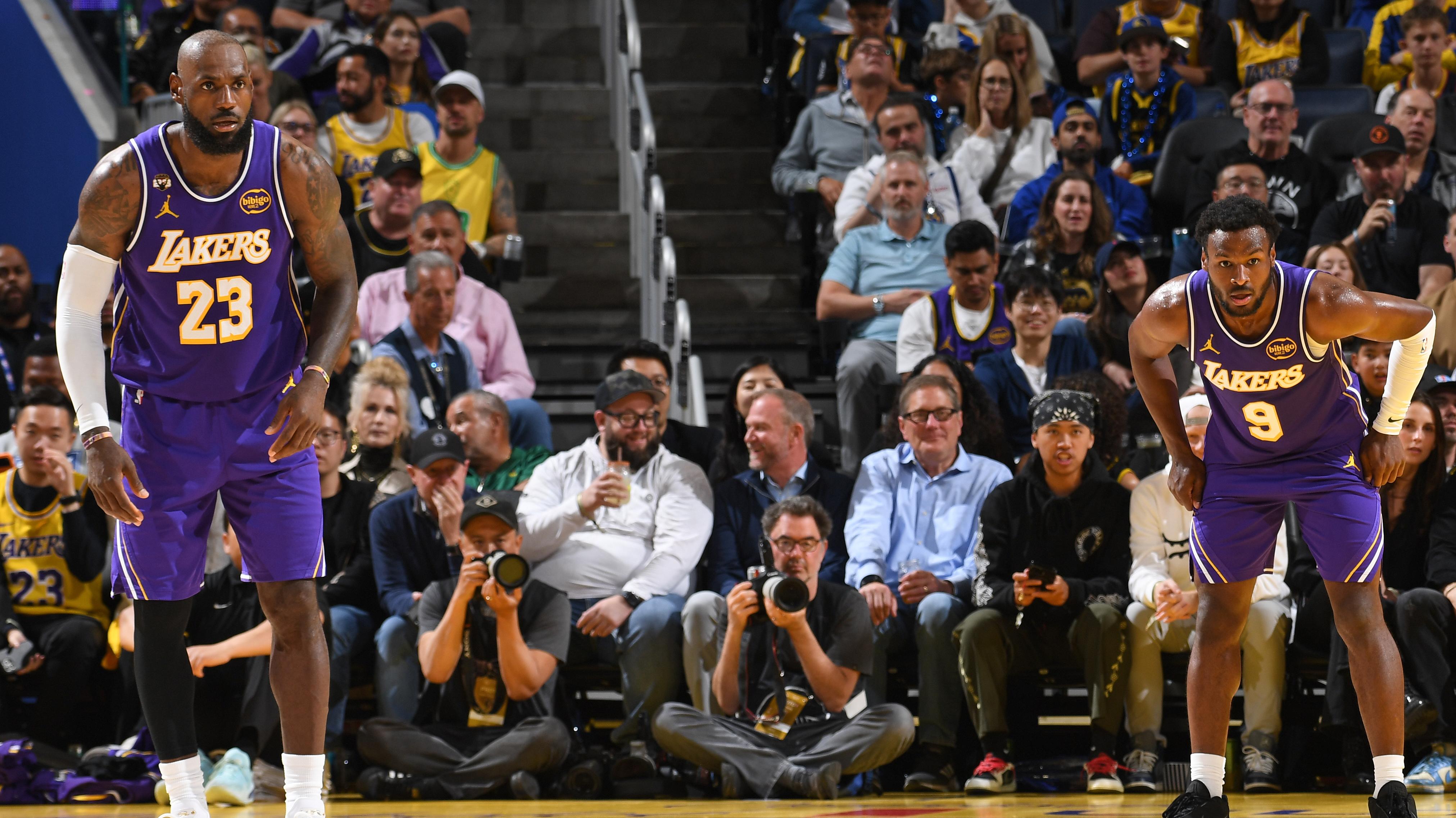 Los Angeles Lakers v Golden State Warriors