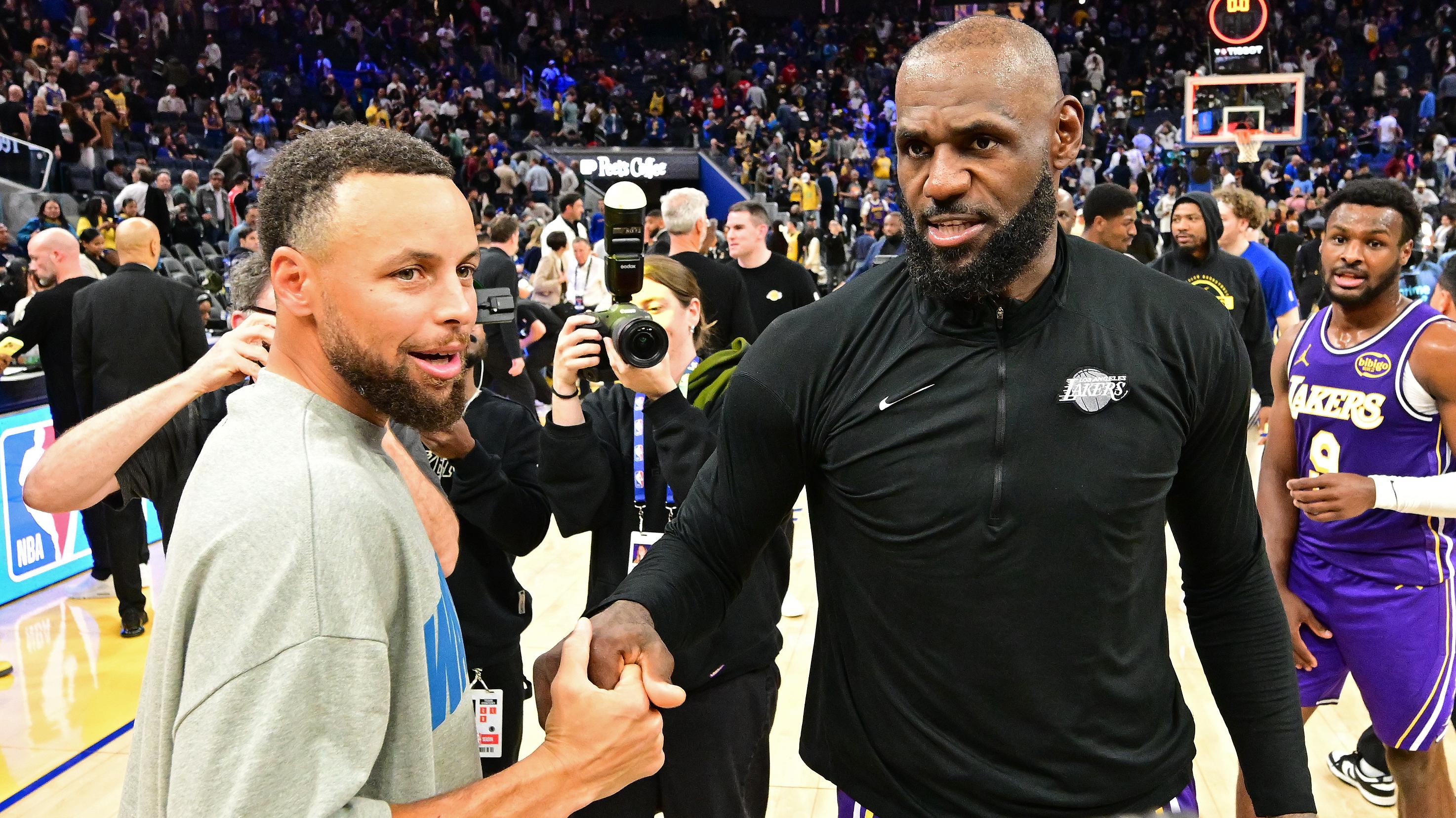 Los Angeles Lakers v Golden State Warriors