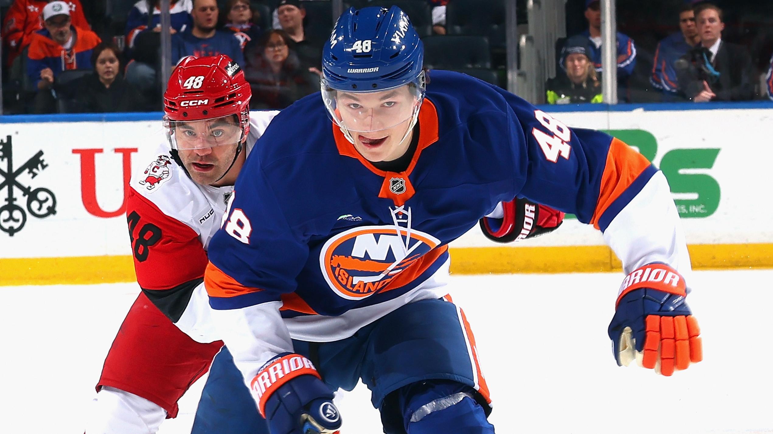 Carolina Hurricanes v New York Islanders