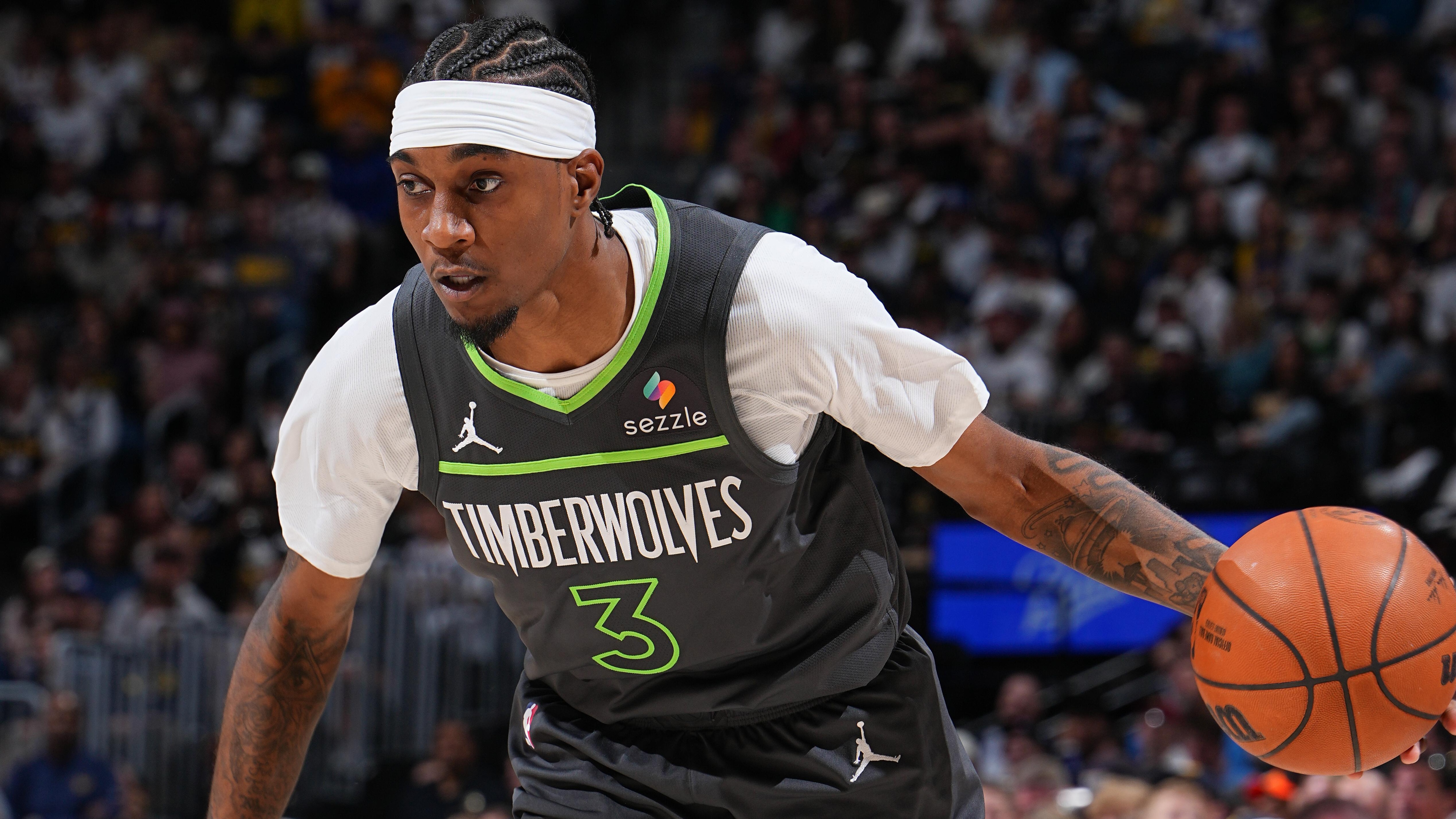 Jaden McDaniels Rips Nuggets 😳