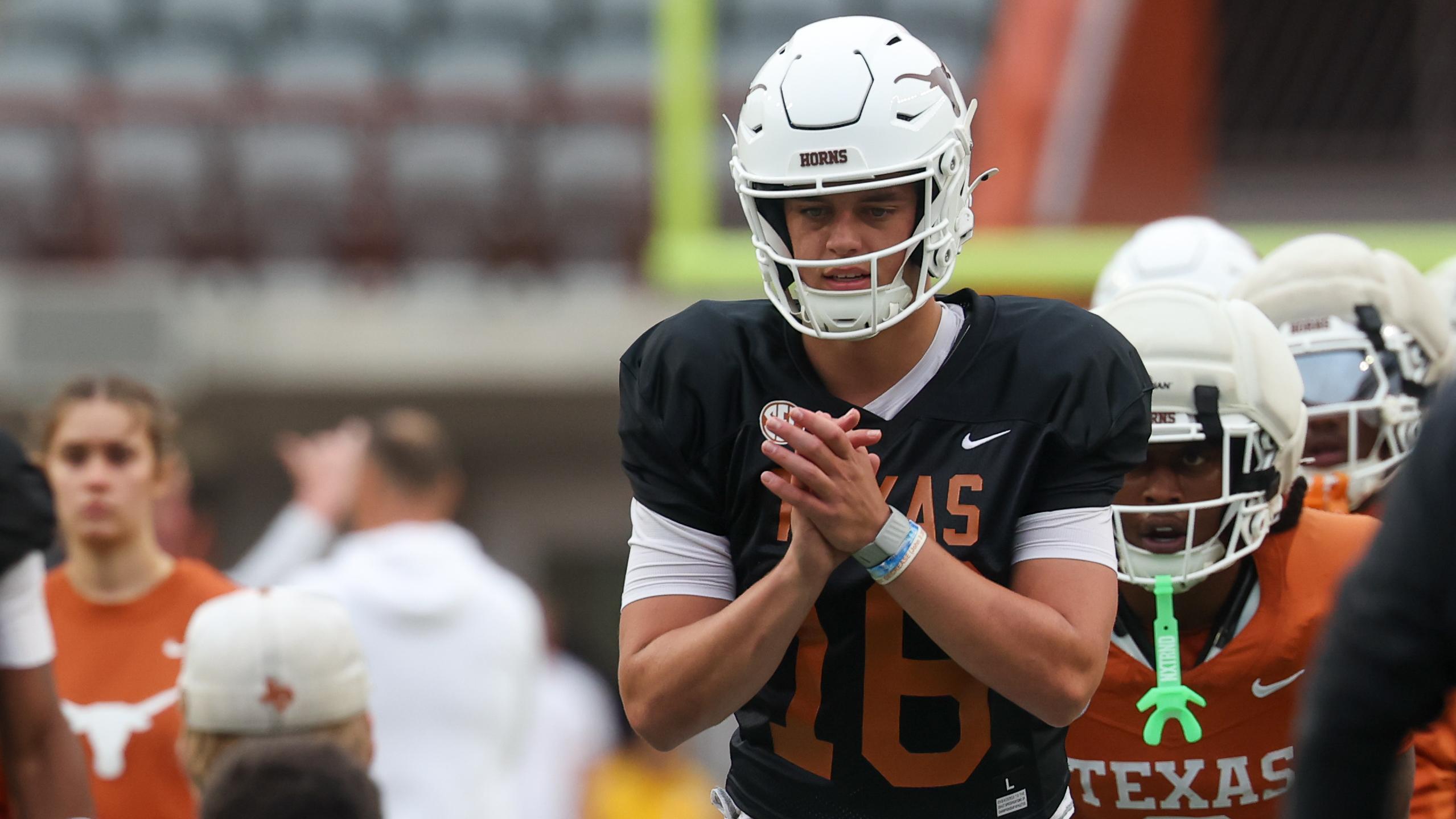COLLEGE FOOTBALL: APR 18 Texas Football Fan Day