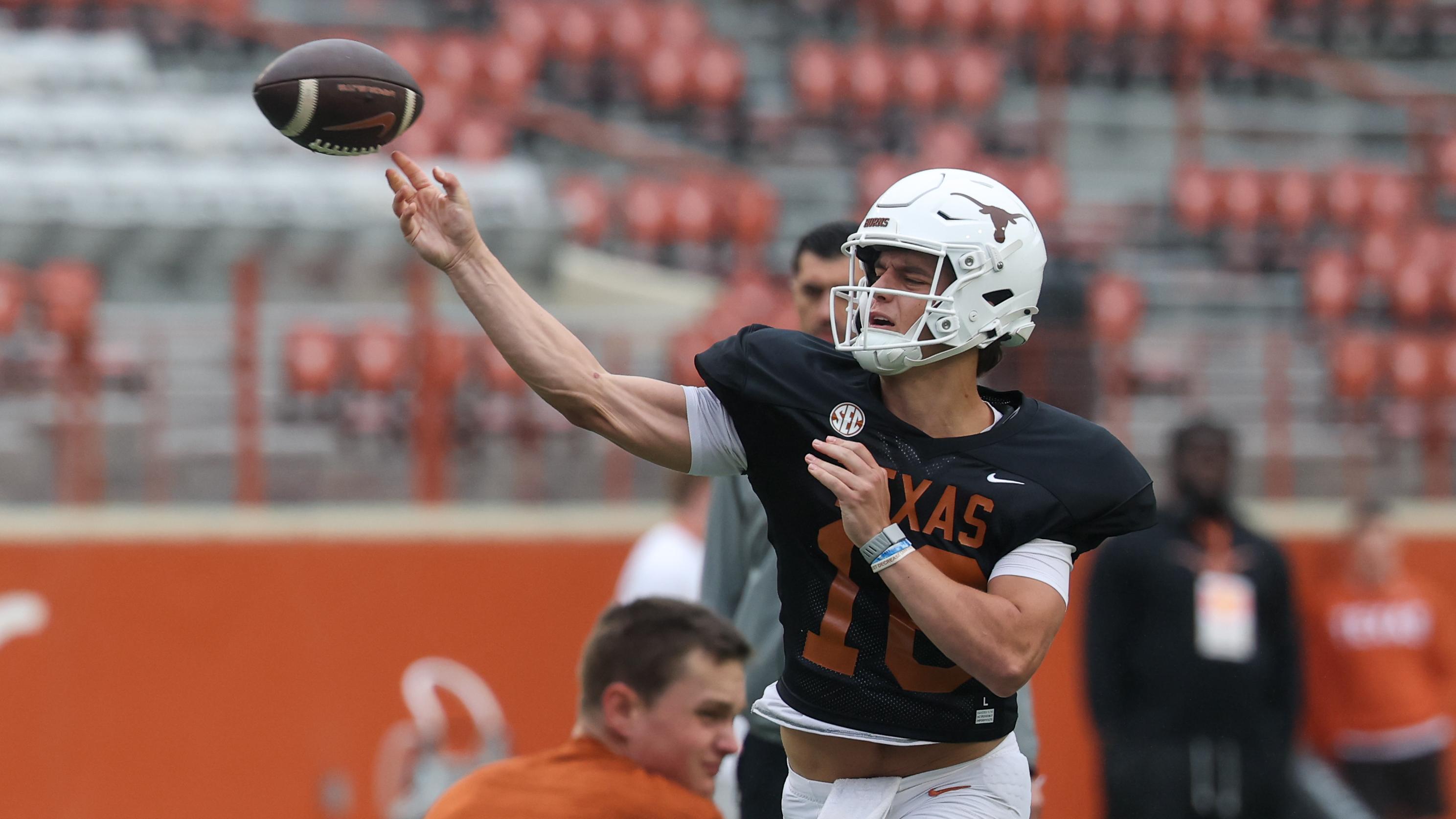 COLLEGE FOOTBALL: APR 18 Texas Football Fan Day