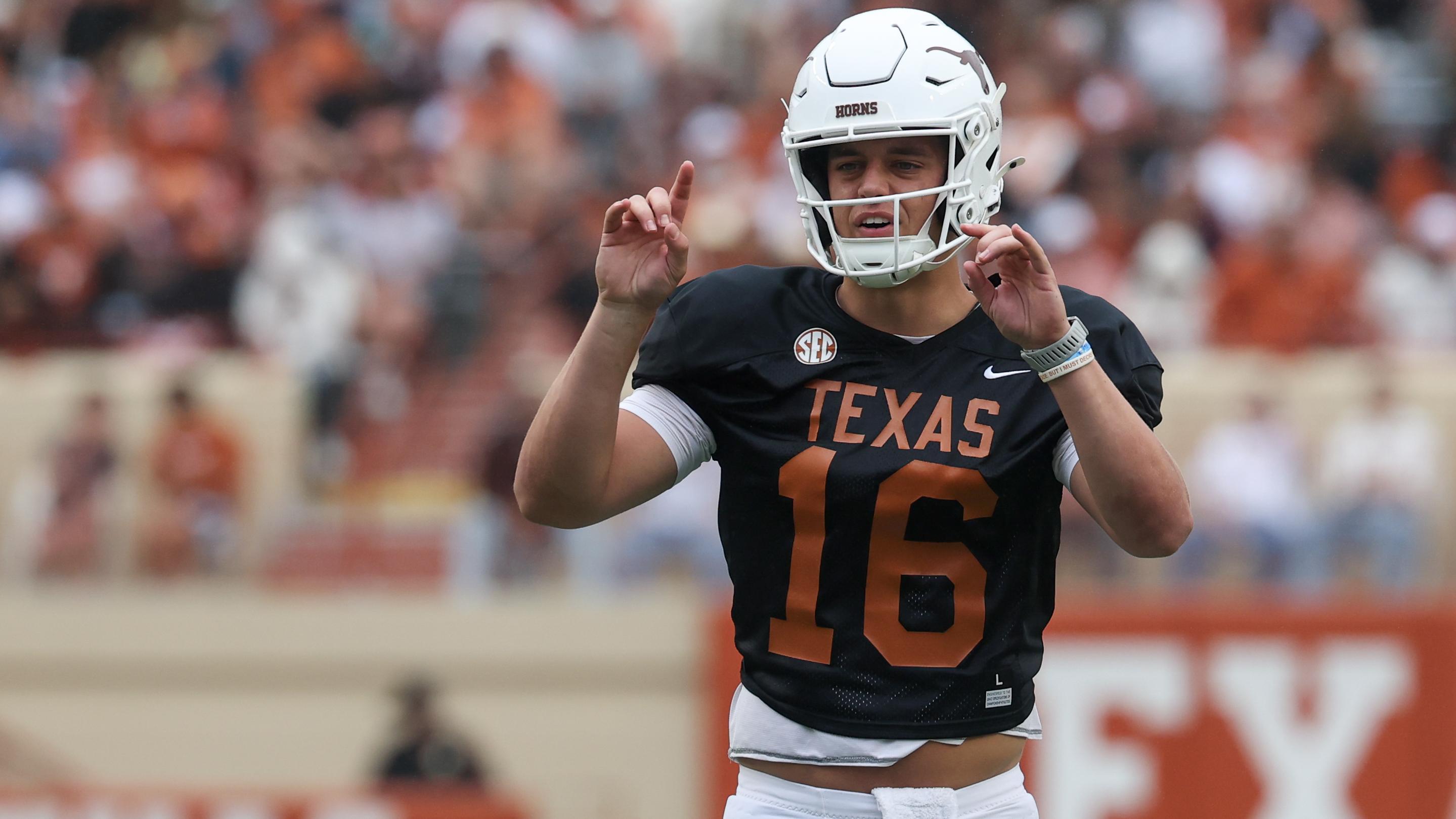 COLLEGE FOOTBALL: APR 18 Texas Football Fan Day