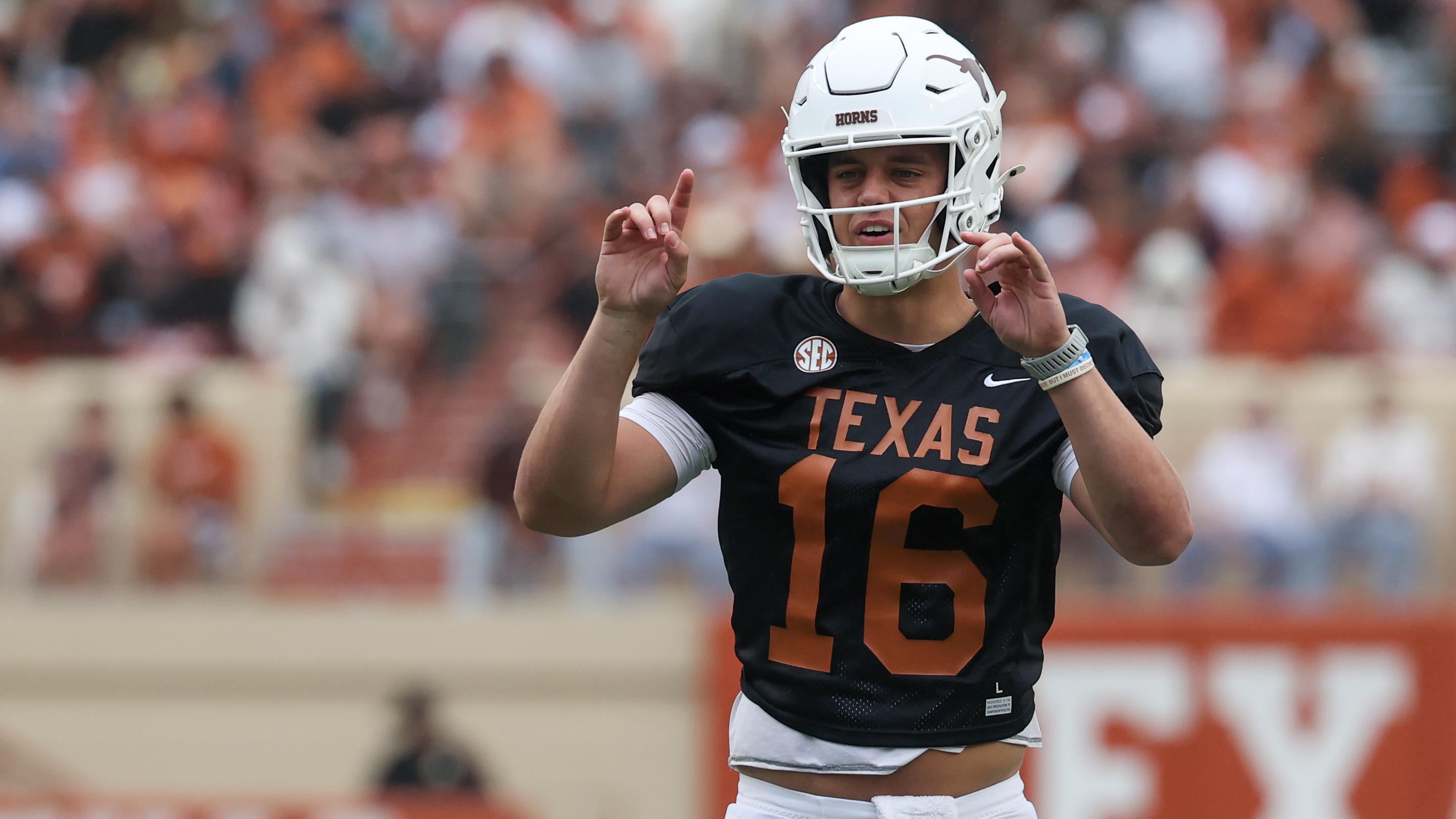 COLLEGE FOOTBALL: APR 18 Texas Football Fan Day