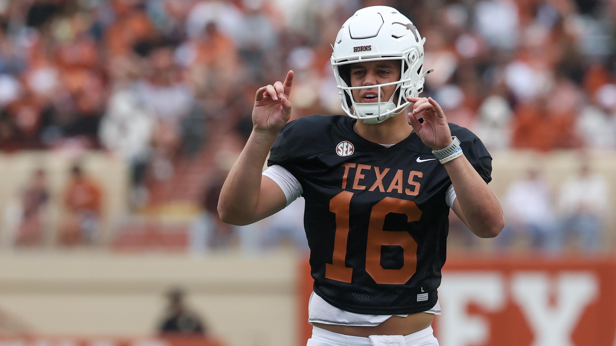 COLLEGE FOOTBALL: APR 18 Texas Football Fan Day
