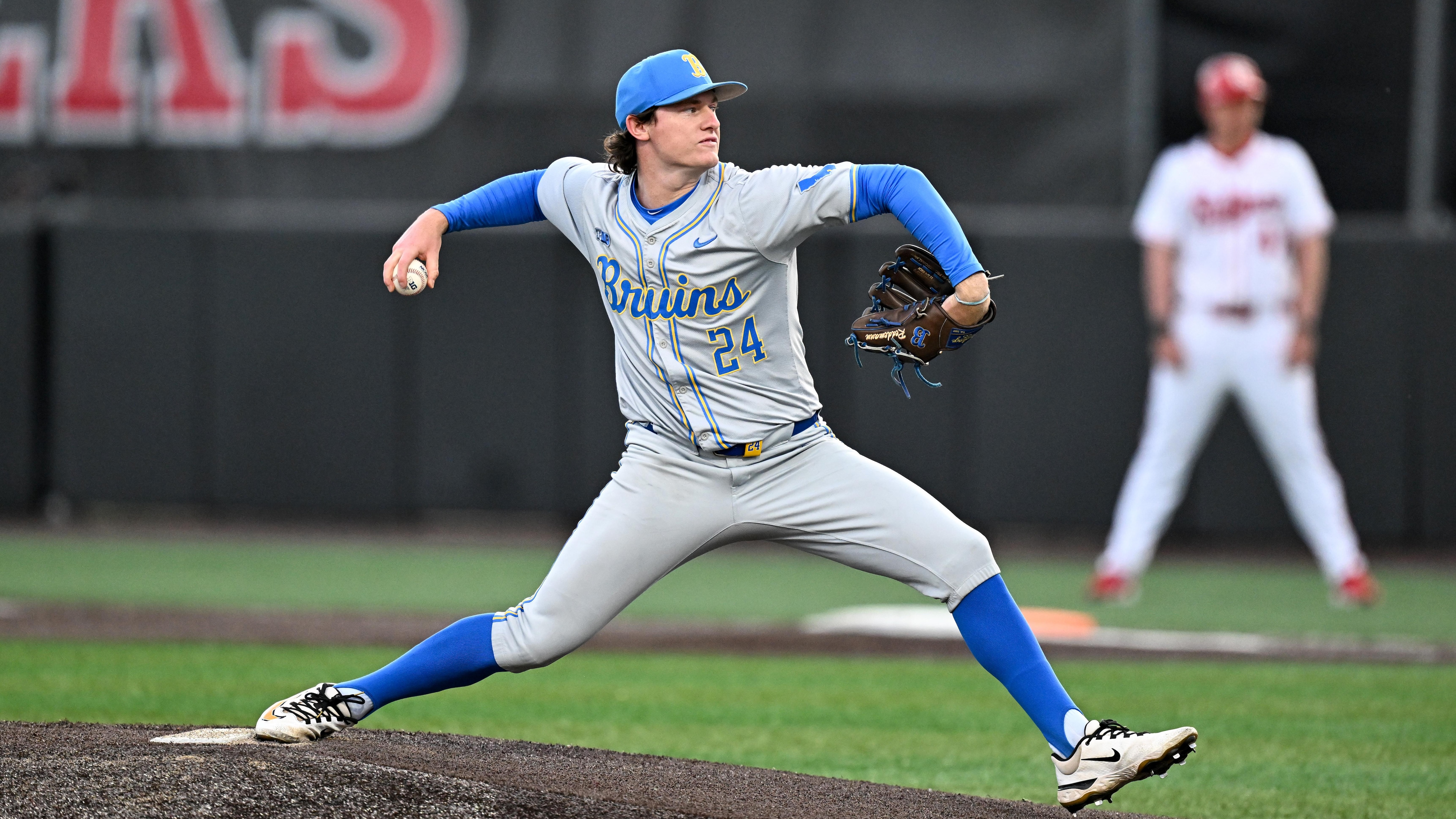 UCLA Bruins v Rutgers Scarlet Knights