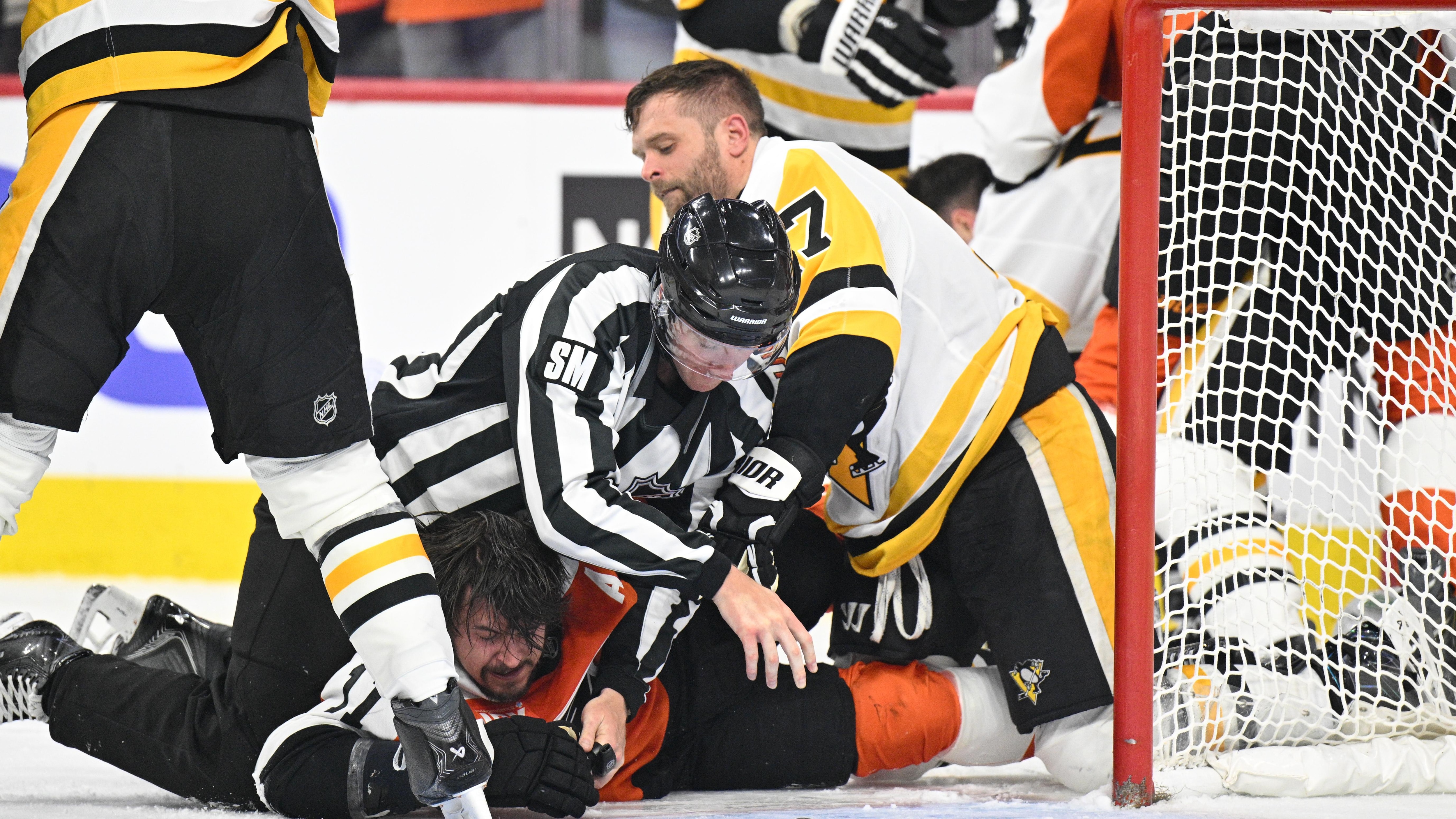 NHL: APR 22 Playoffs First Round Penguins at Flyers