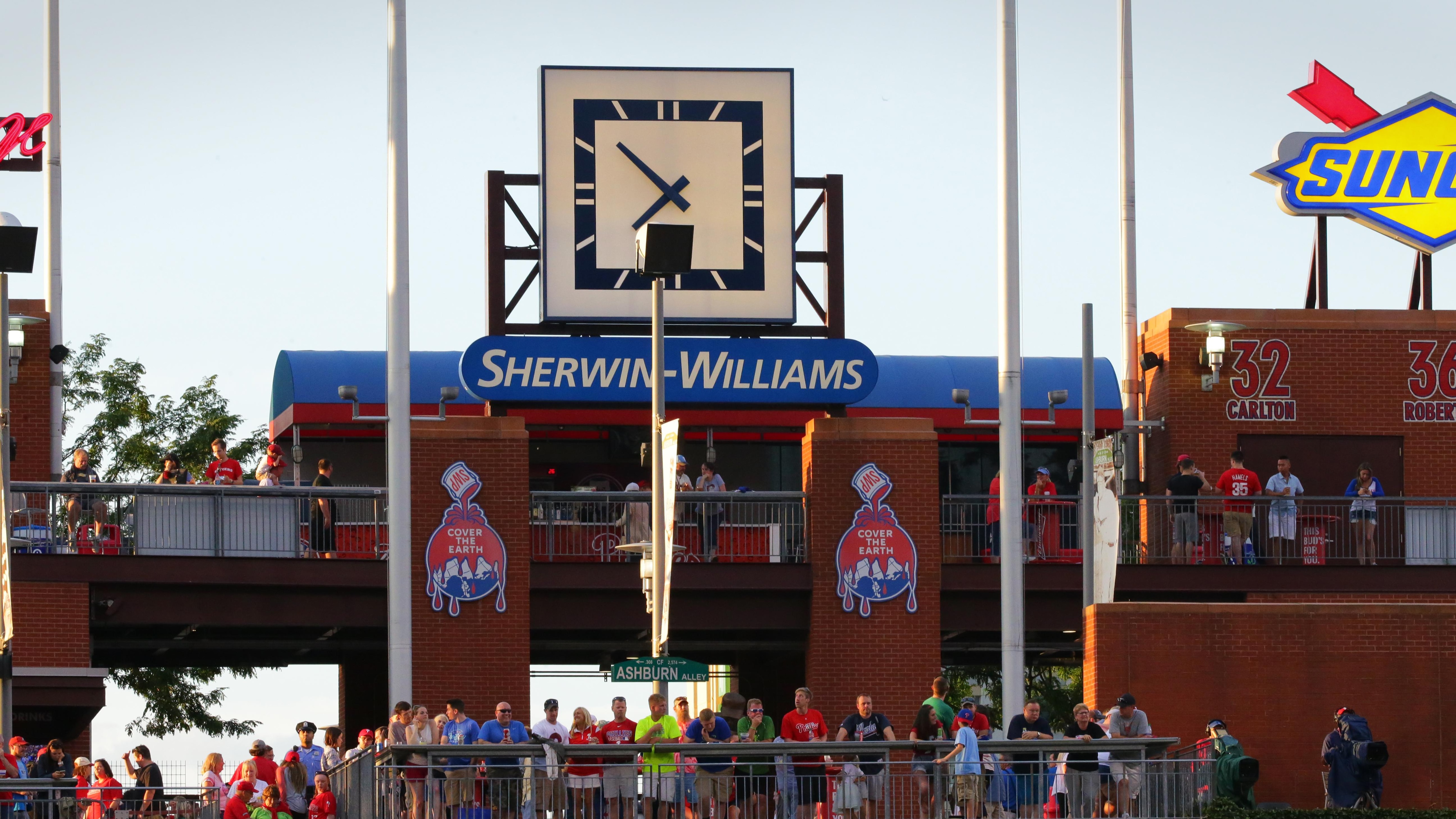Atlanta Braves v Philadelphia Phillies