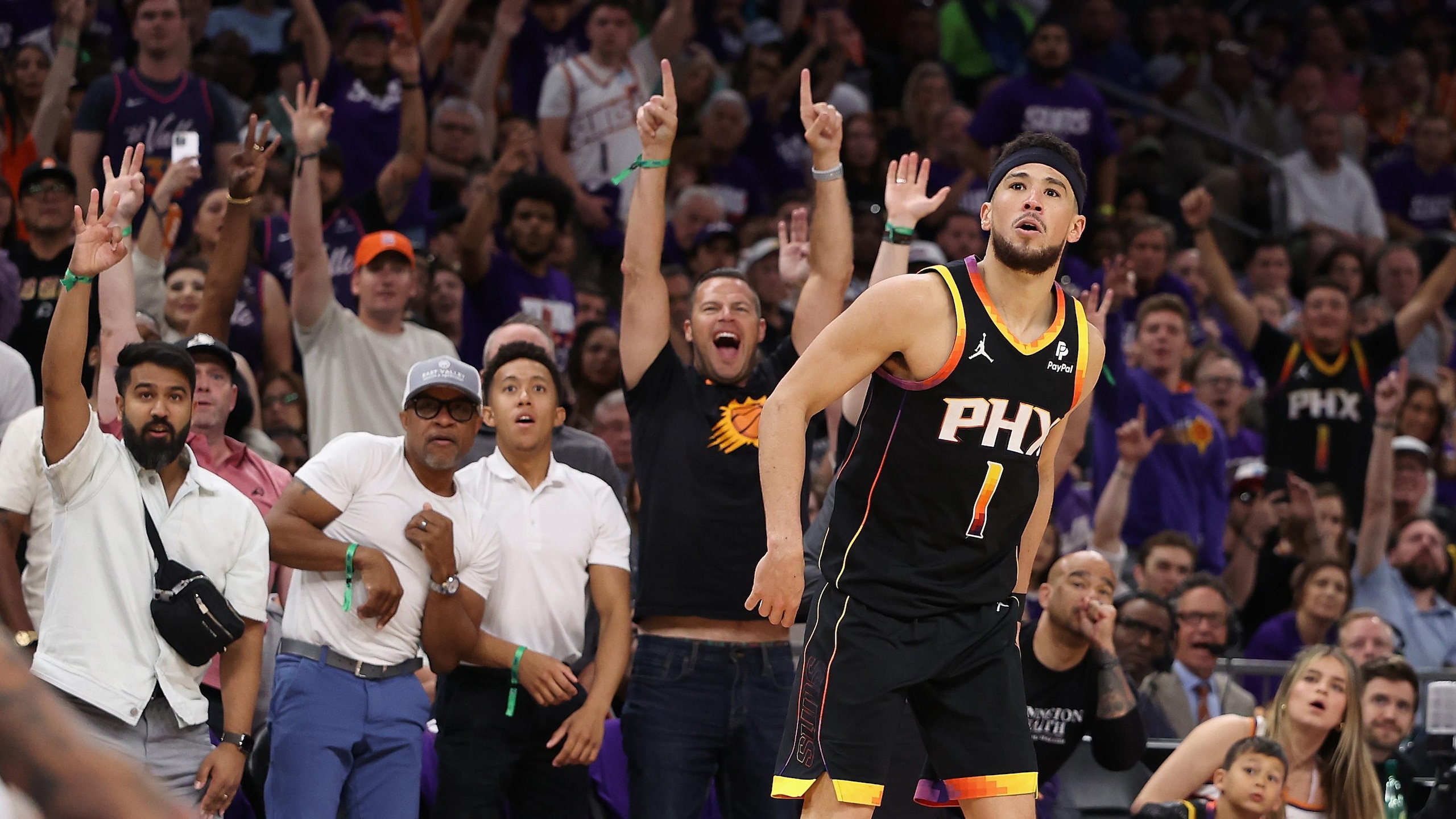 Minnesota Timberwolves v Phoenix Suns - Game Four