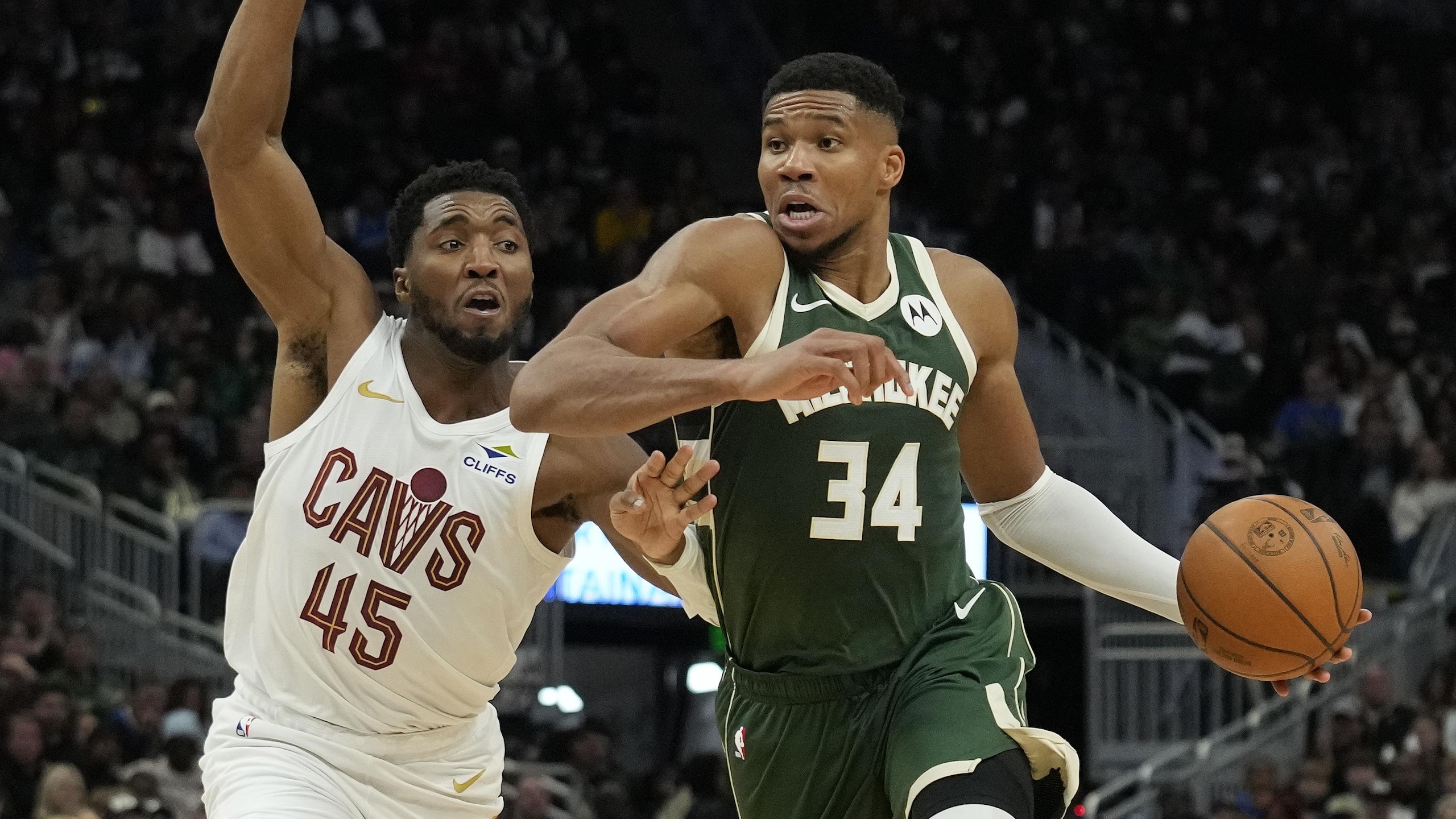 Cleveland Cavaliers v Milwaukee Bucks