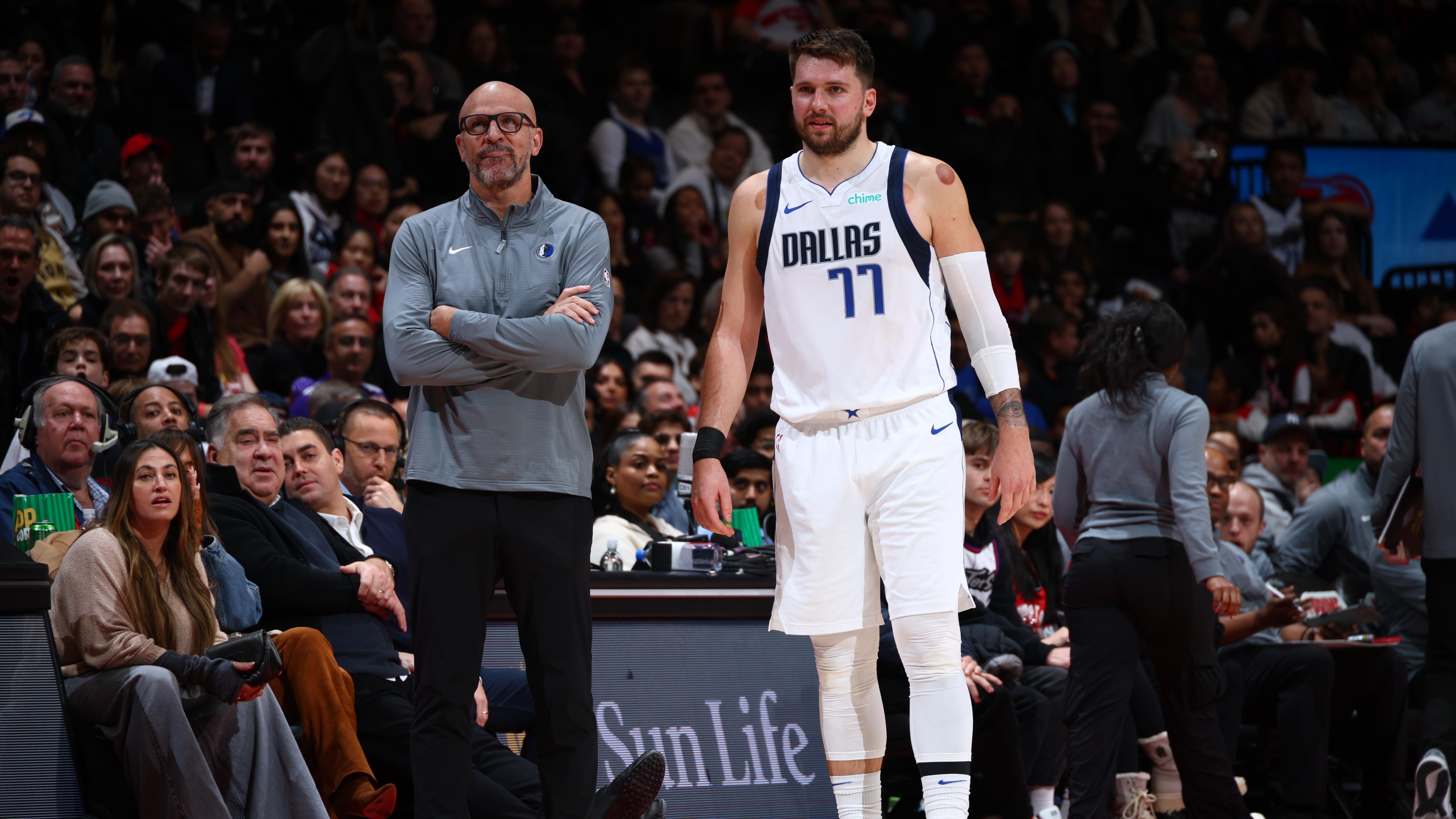 Dallas Mavericks v Toronto Raptors Dallas Mavericks v Toronto Raptors