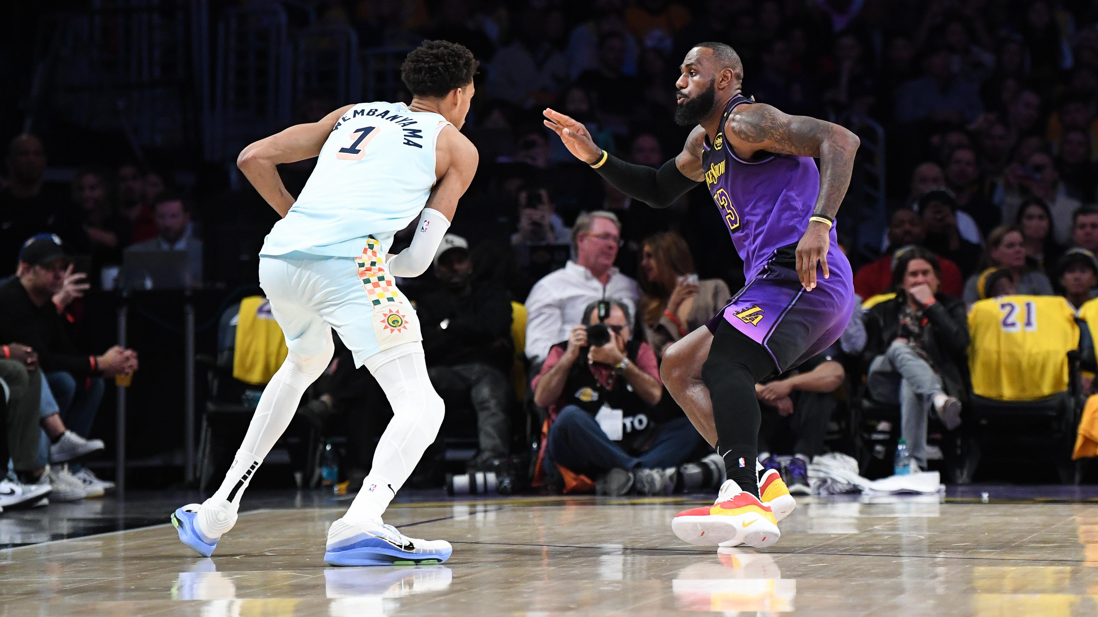 San Antonio Spurs v Los Angeles Lakers