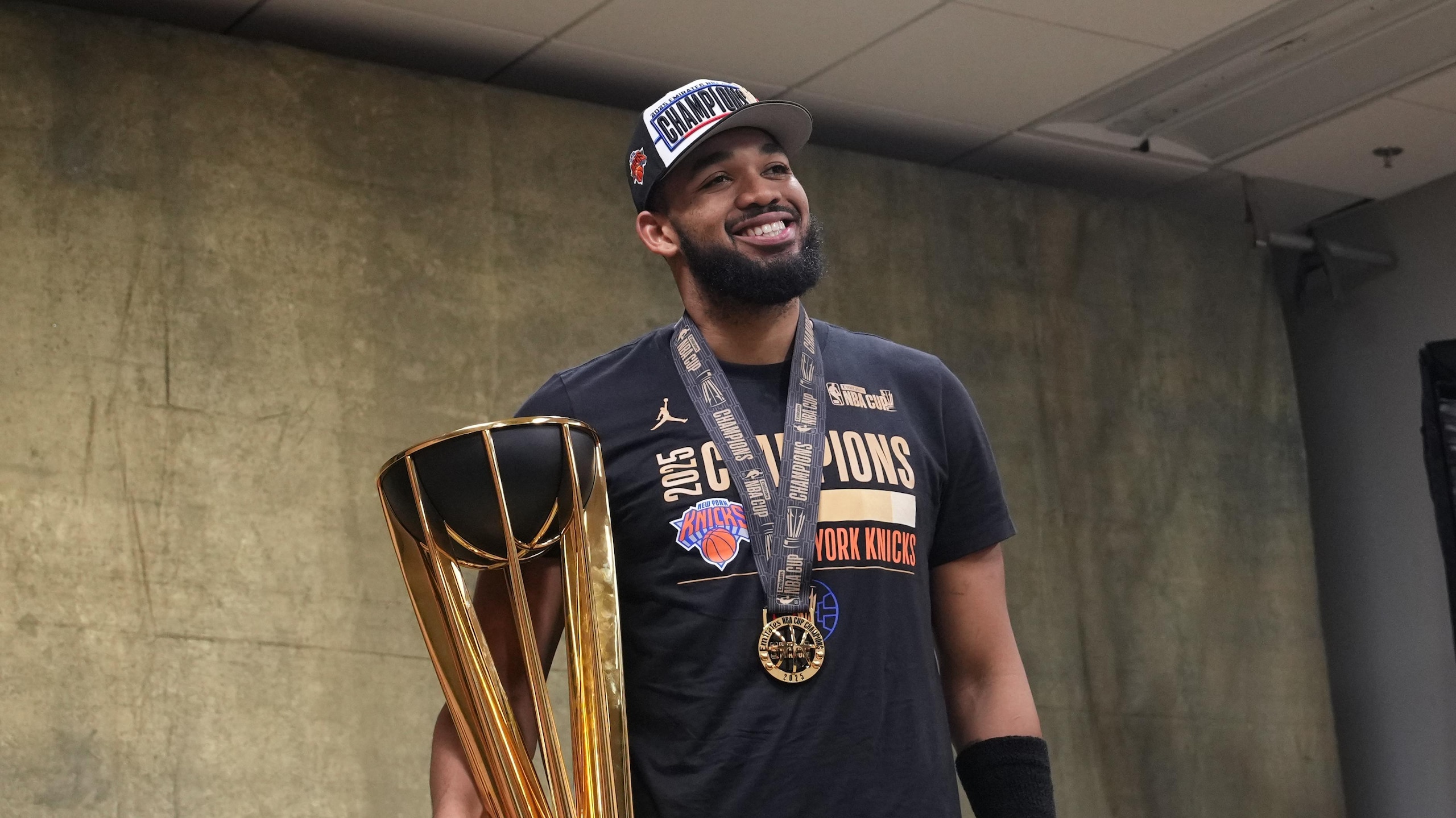 San Antonio Spurs v New York Knicks: Emirates NBA Cup - Final