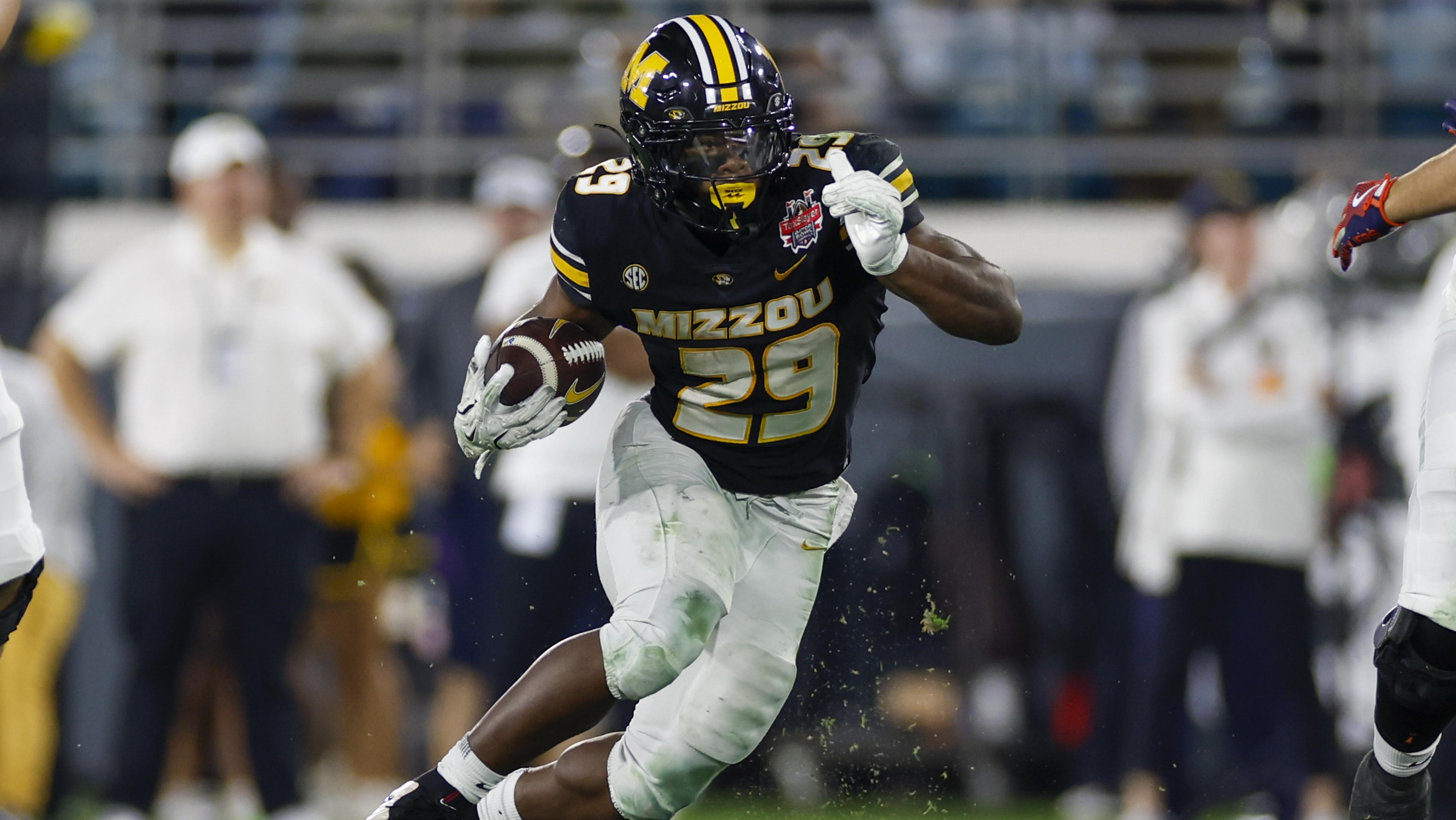 COLLEGE FOOTBALL: DEC 27 TaxSlayer Gator Bowl Virginia vs Missouri