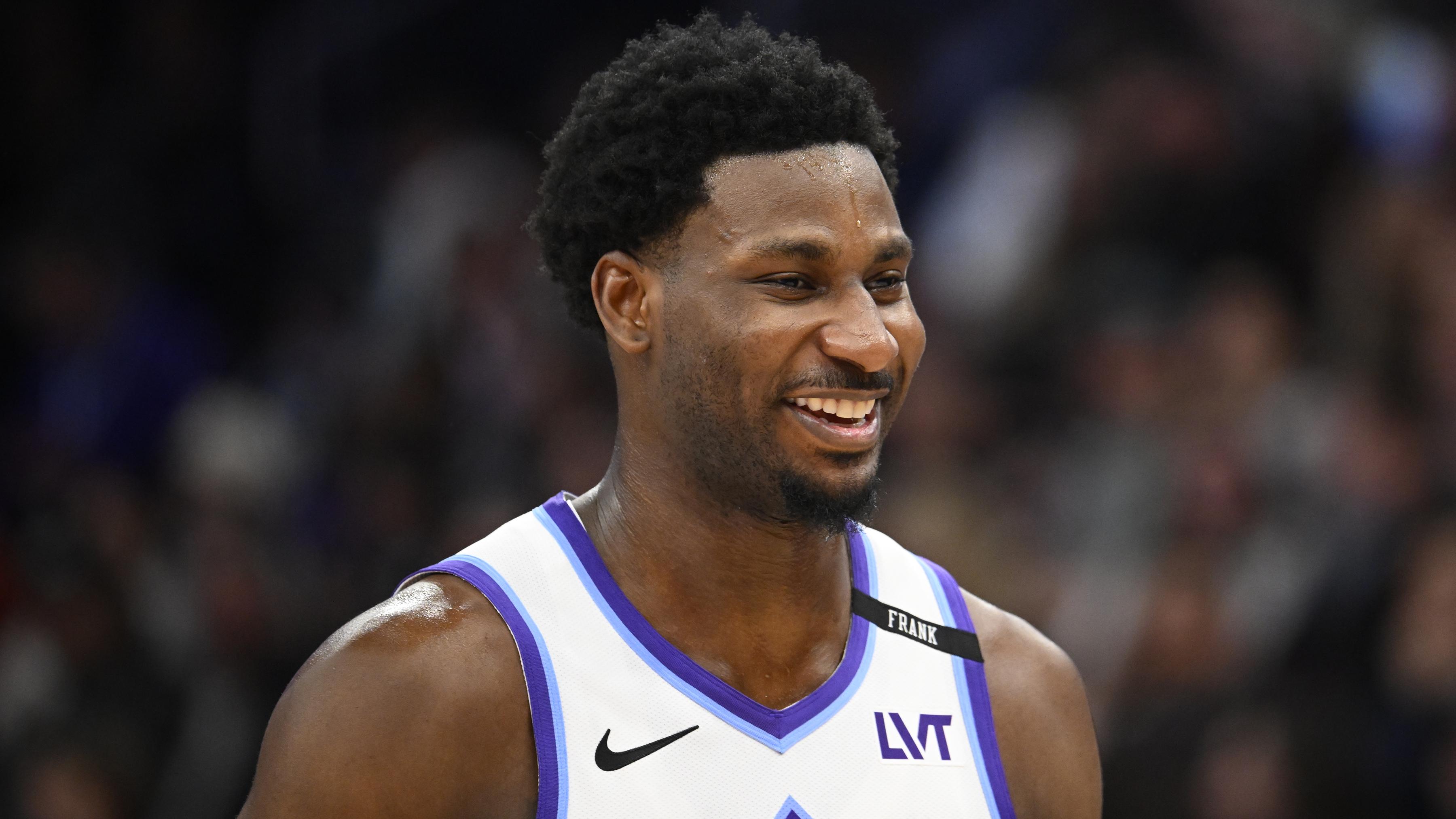 Sacramento Kings v Utah Jazz