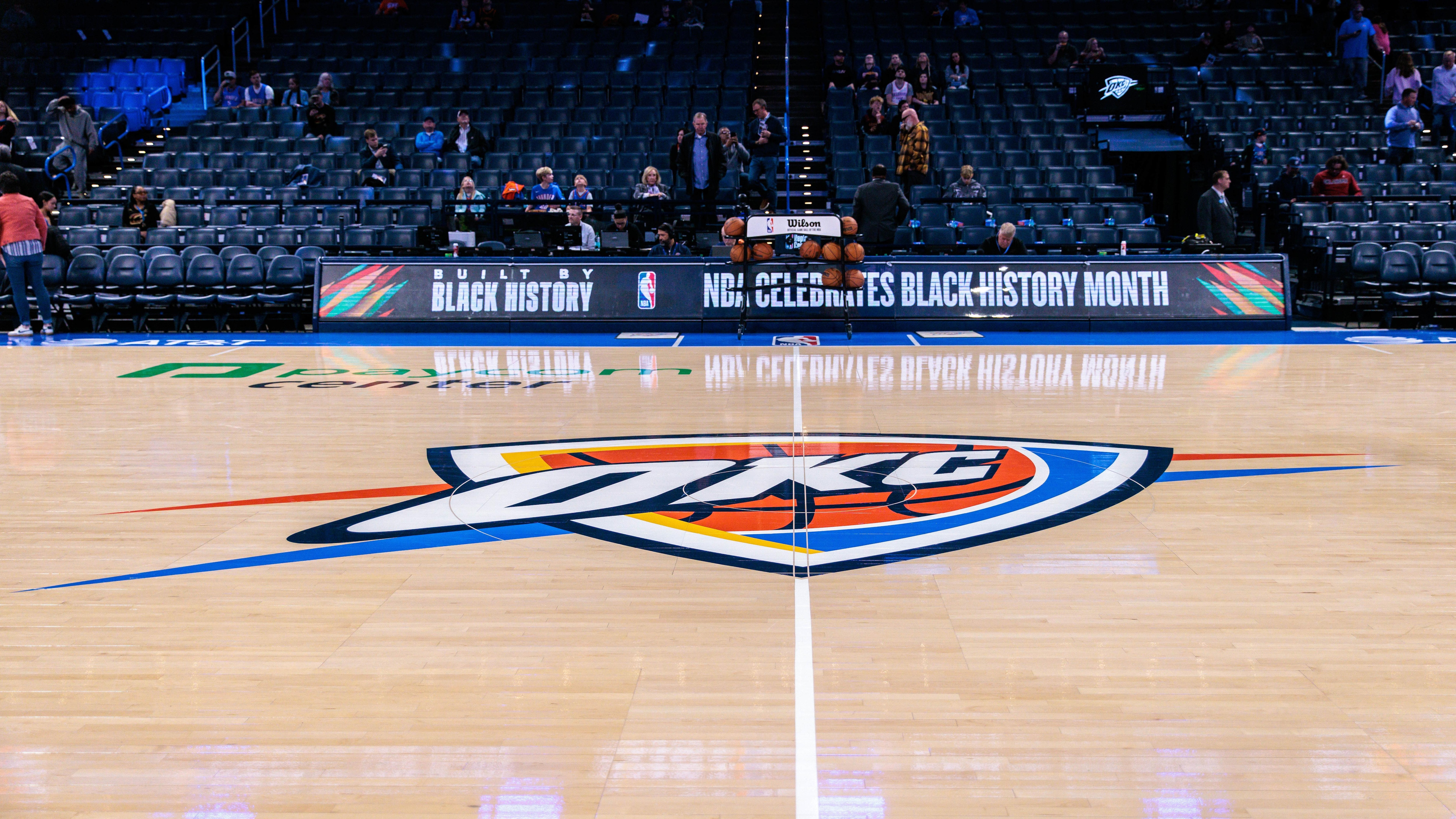 Cleveland Cavaliers v Oklahoma City Thunder Cleveland Cavaliers v Oklahoma City Thunder
