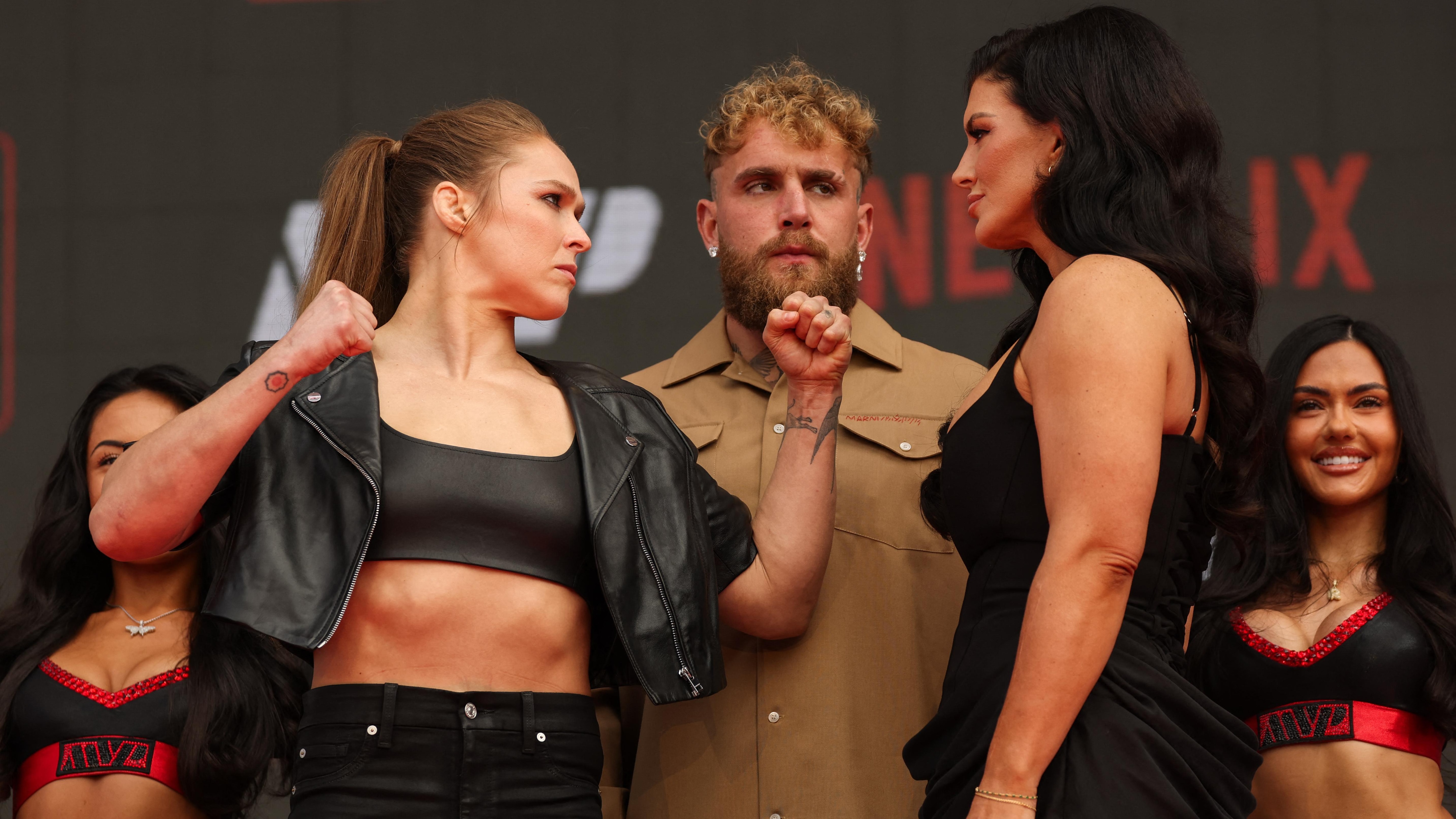 MMA-UFC-USA-ROUSEY-CARANO