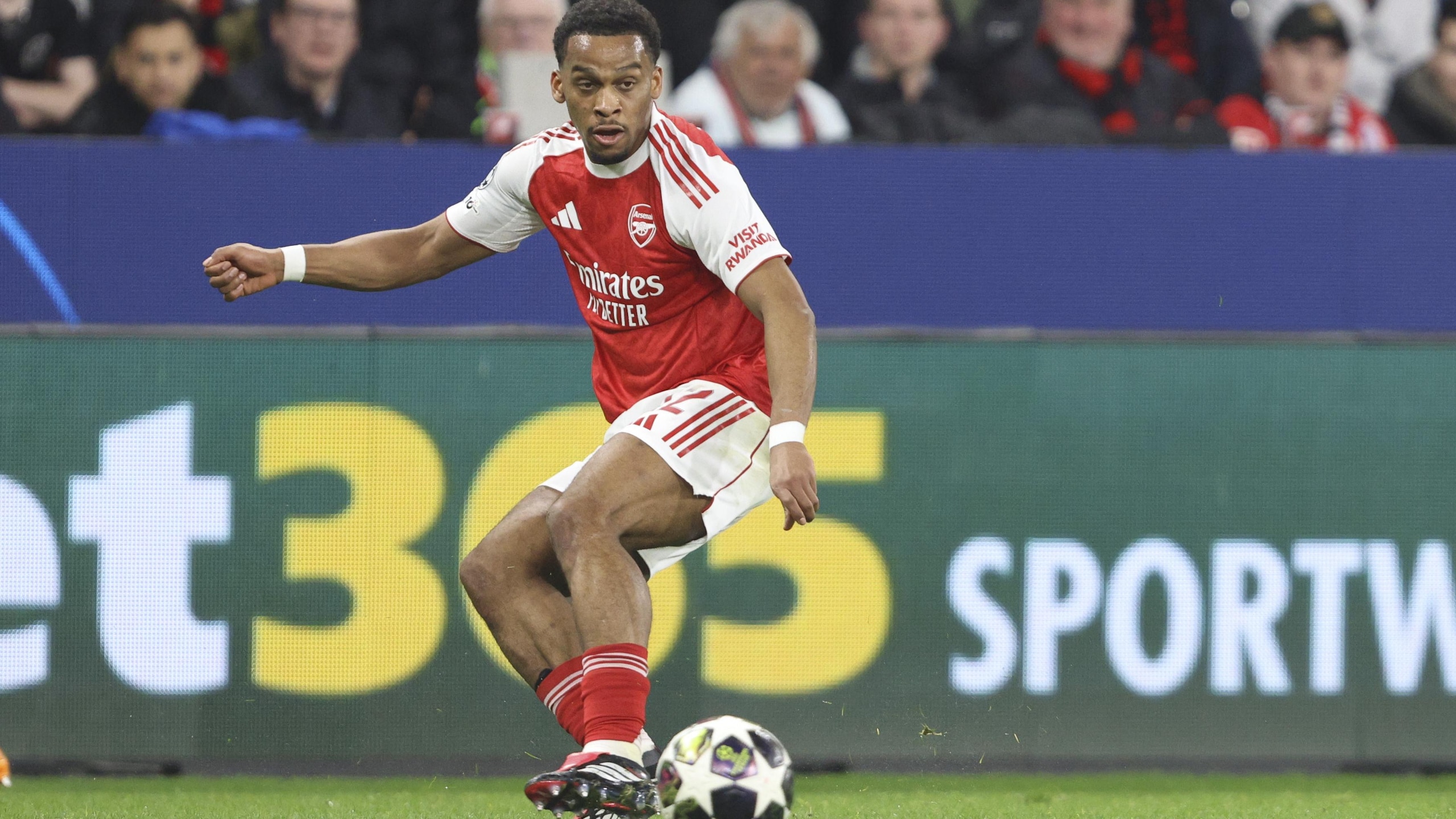Bayer 04 Leverkusen v Arsenal FC - UEFA Champions League 2025/26 Round of 16 First Leg