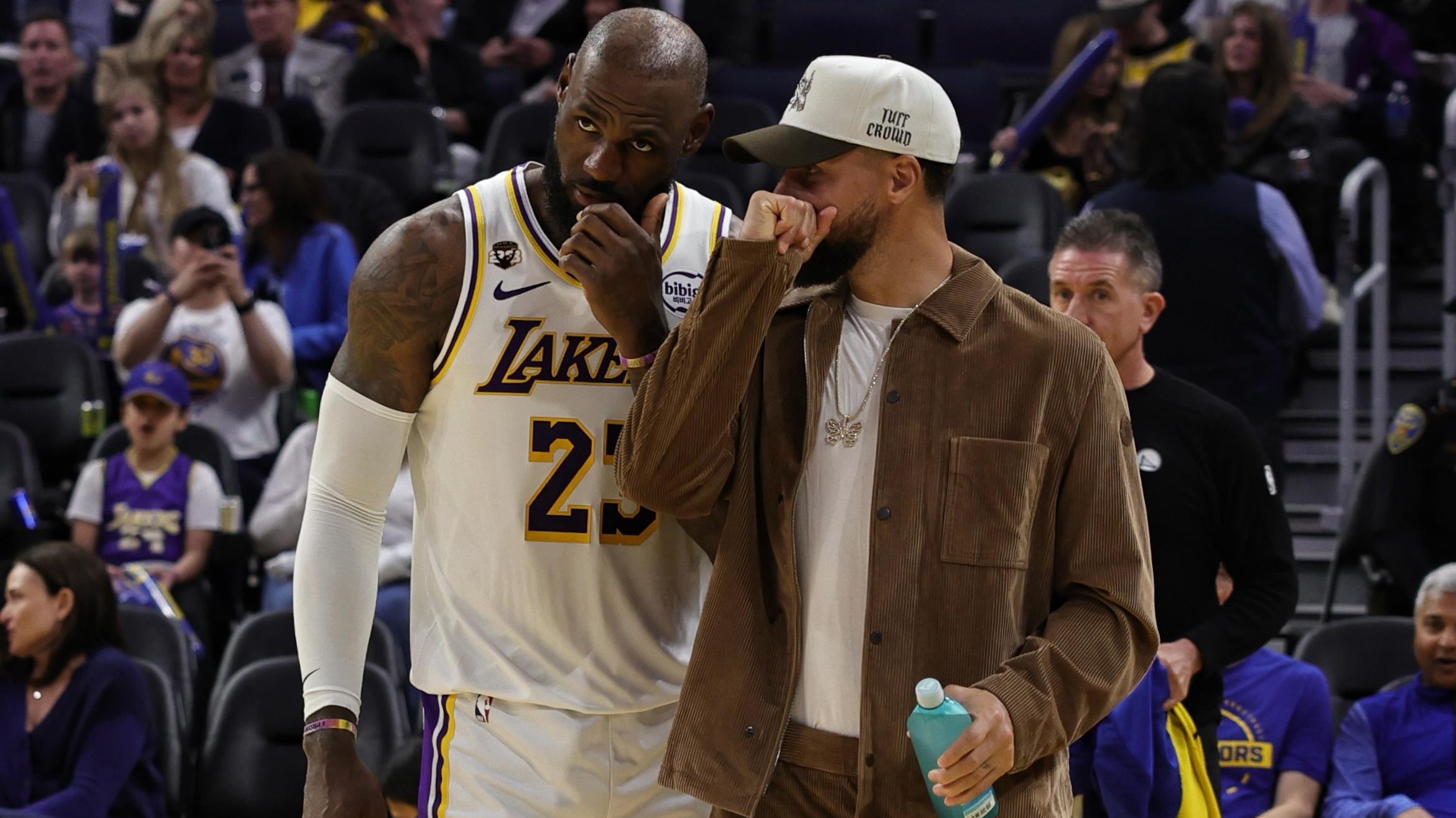 Los Angeles Lakers v Golden State Warriors