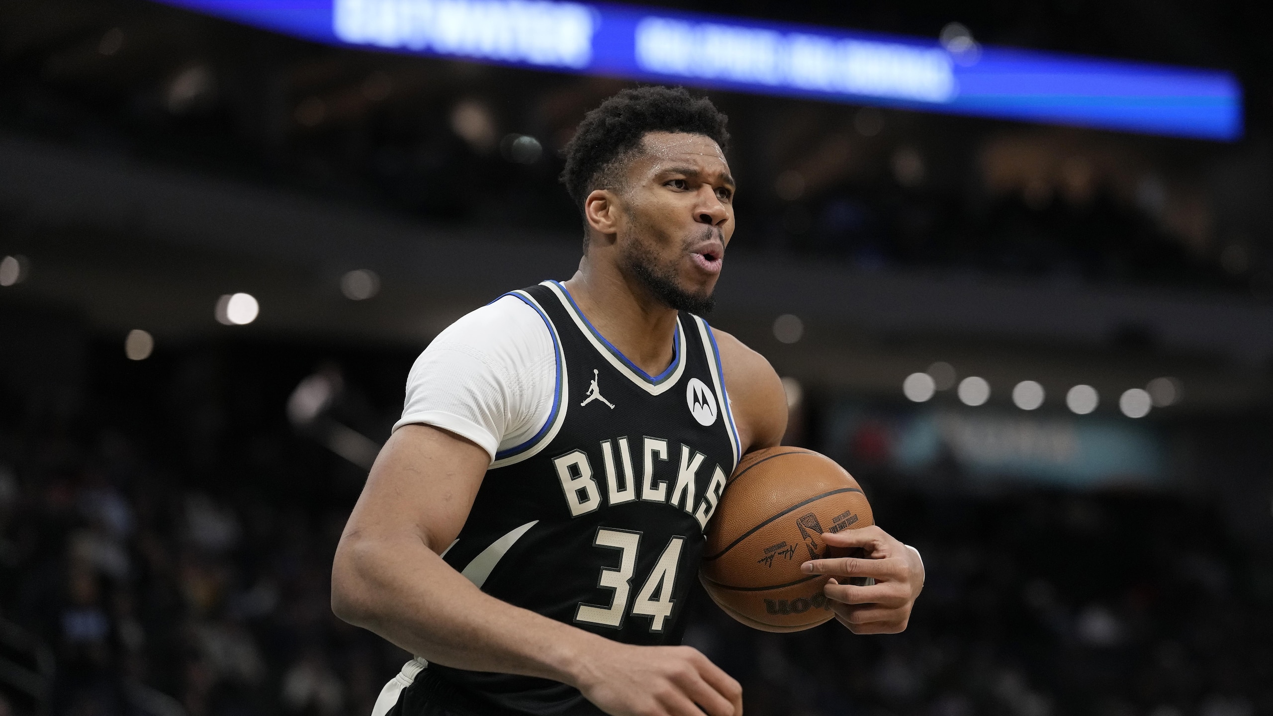 Indiana Pacers v Milwaukee Bucks