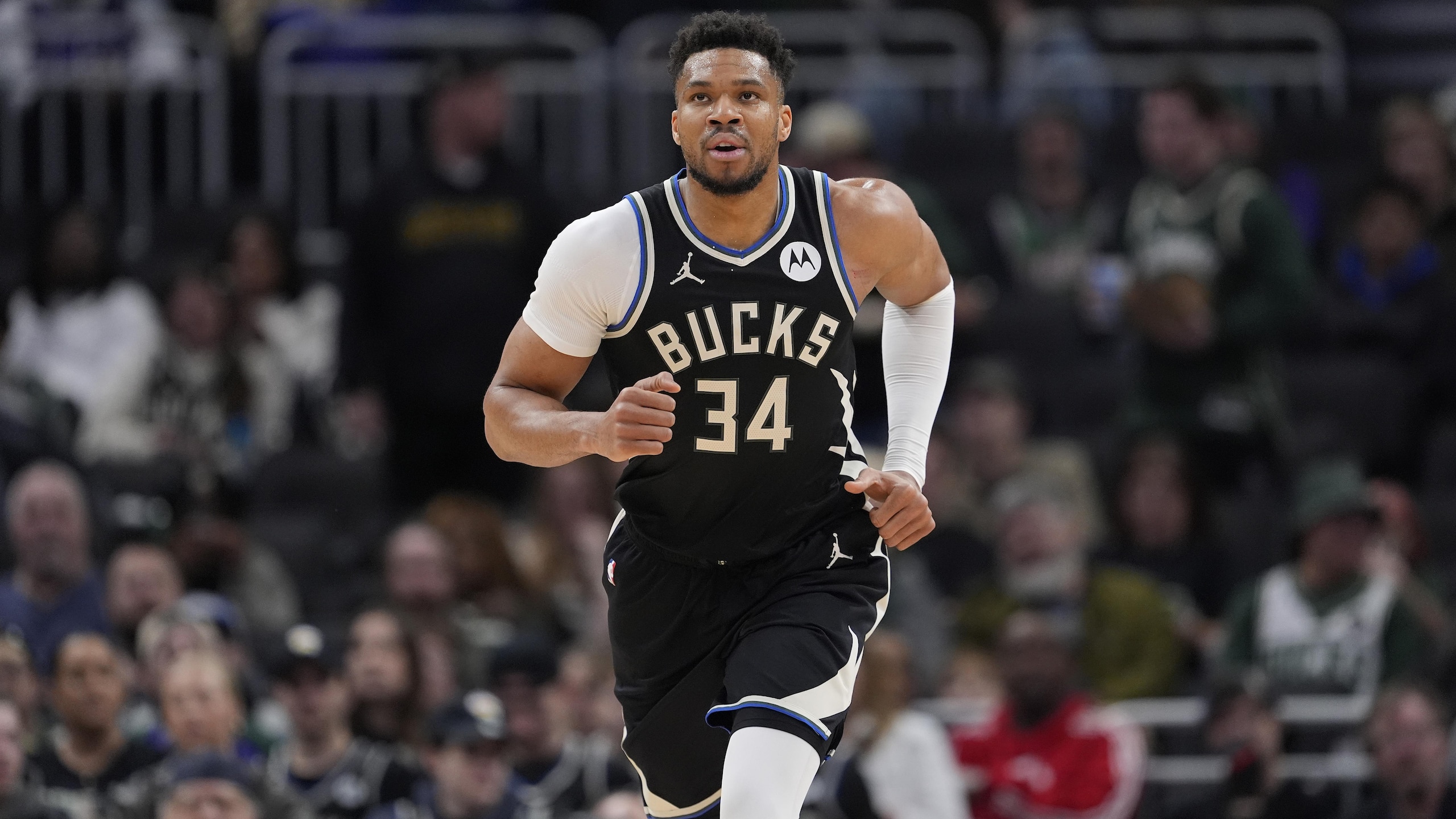 Indiana Pacers v Milwaukee Bucks Indiana Pacers v Milwaukee Bucks