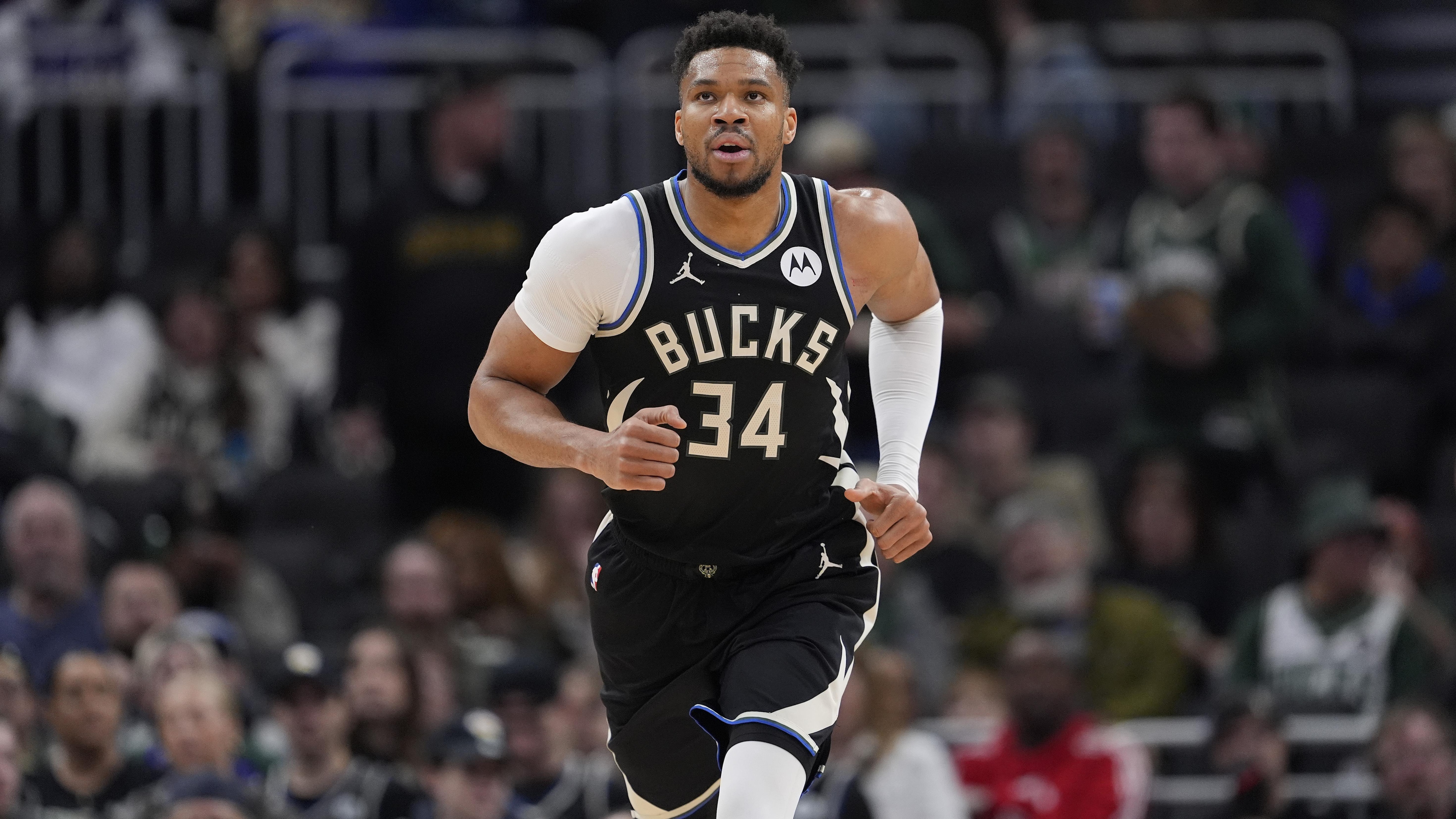 Indiana Pacers v Milwaukee Bucks