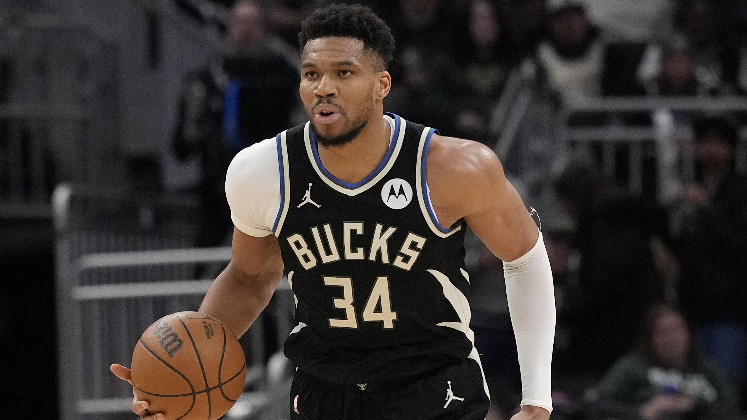 New Giannis Rumors on How Potential Draft Lottery Changes Will Impact Talks on Bucks Star