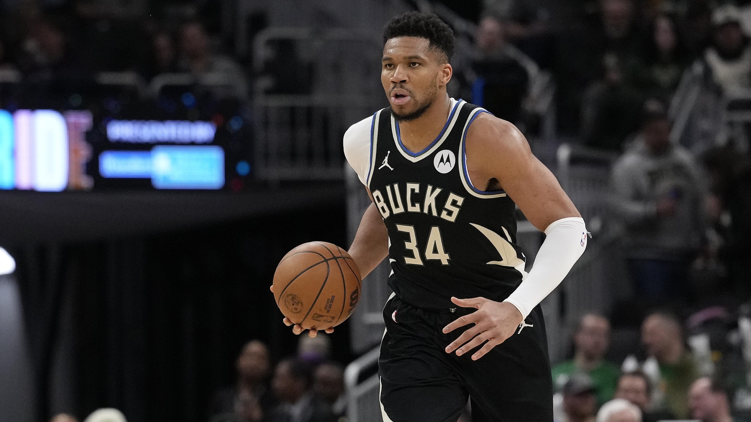 Indiana Pacers v Milwaukee Bucks Indiana Pacers v Milwaukee Bucks