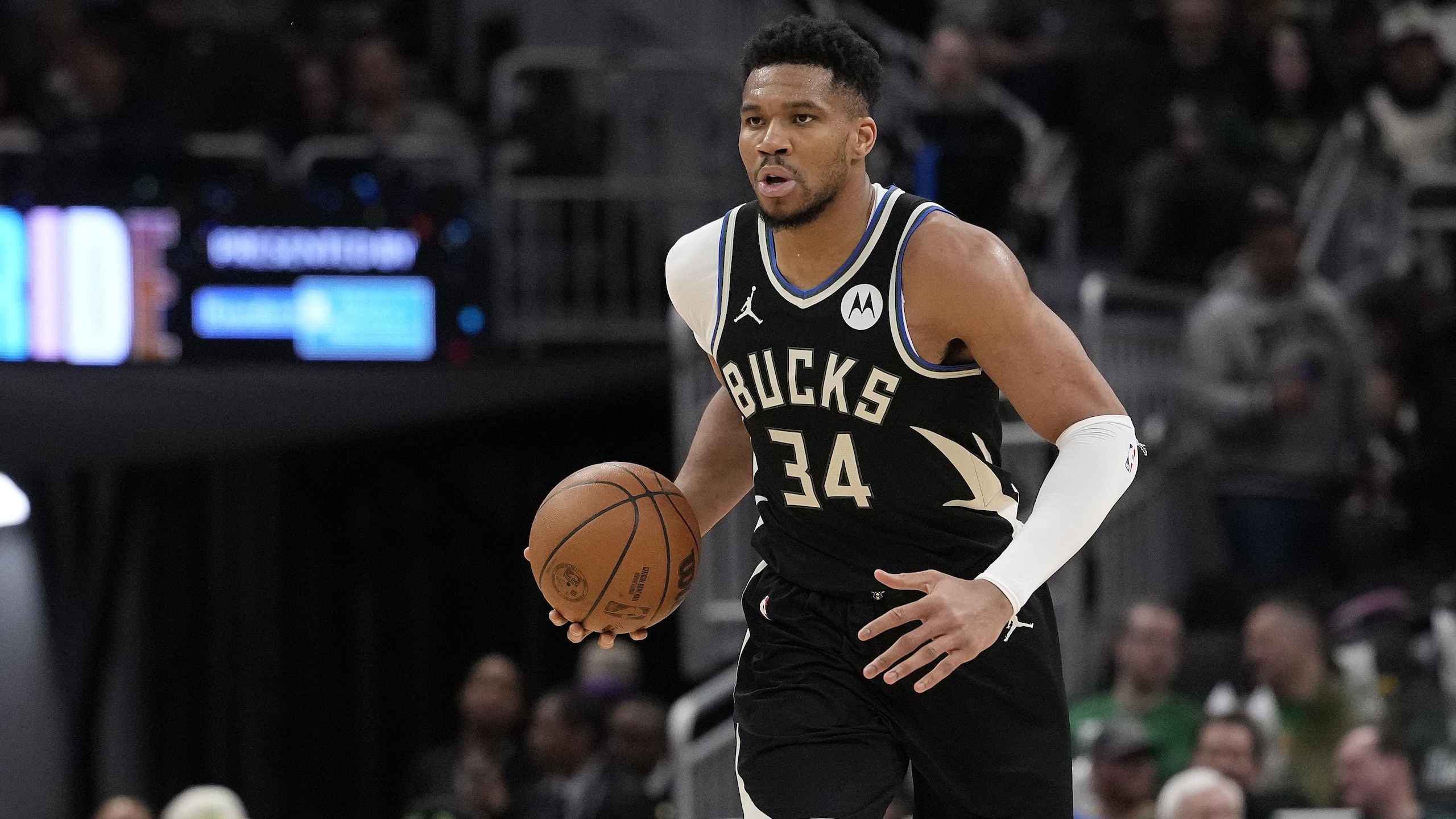 Indiana Pacers v Milwaukee Bucks Indiana Pacers v Milwaukee Bucks