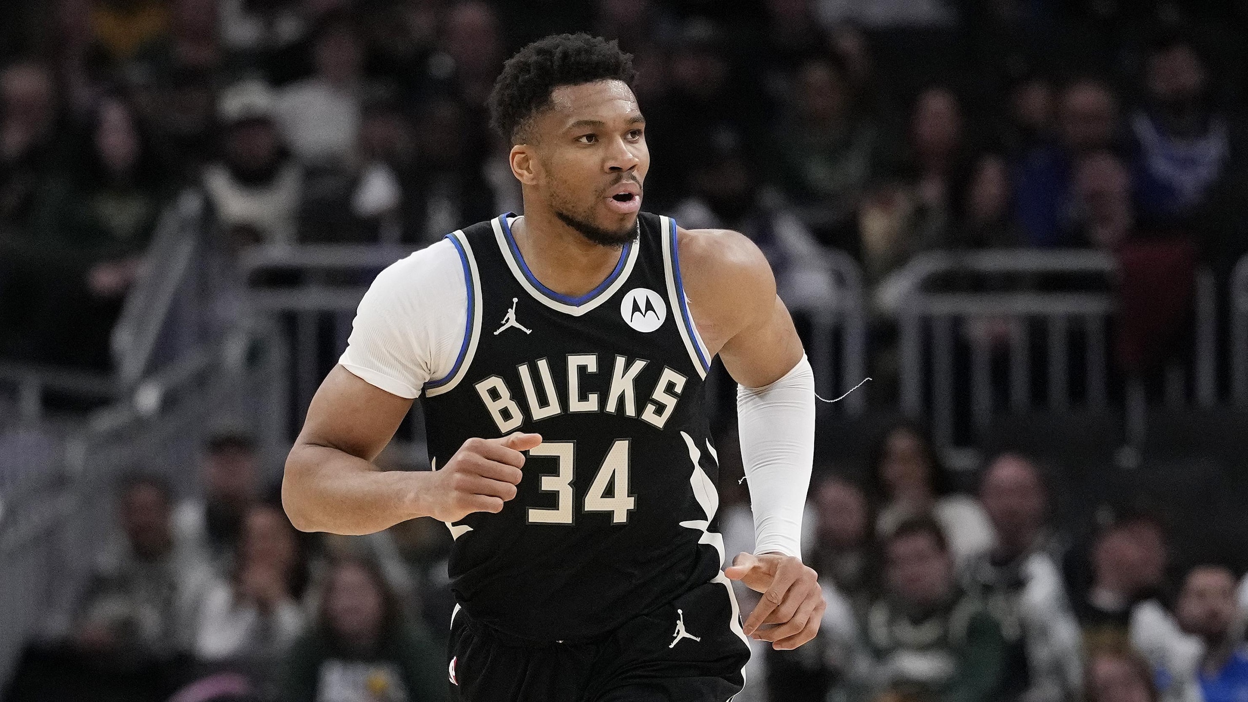 Indiana Pacers v Milwaukee Bucks Indiana Pacers v Milwaukee Bucks