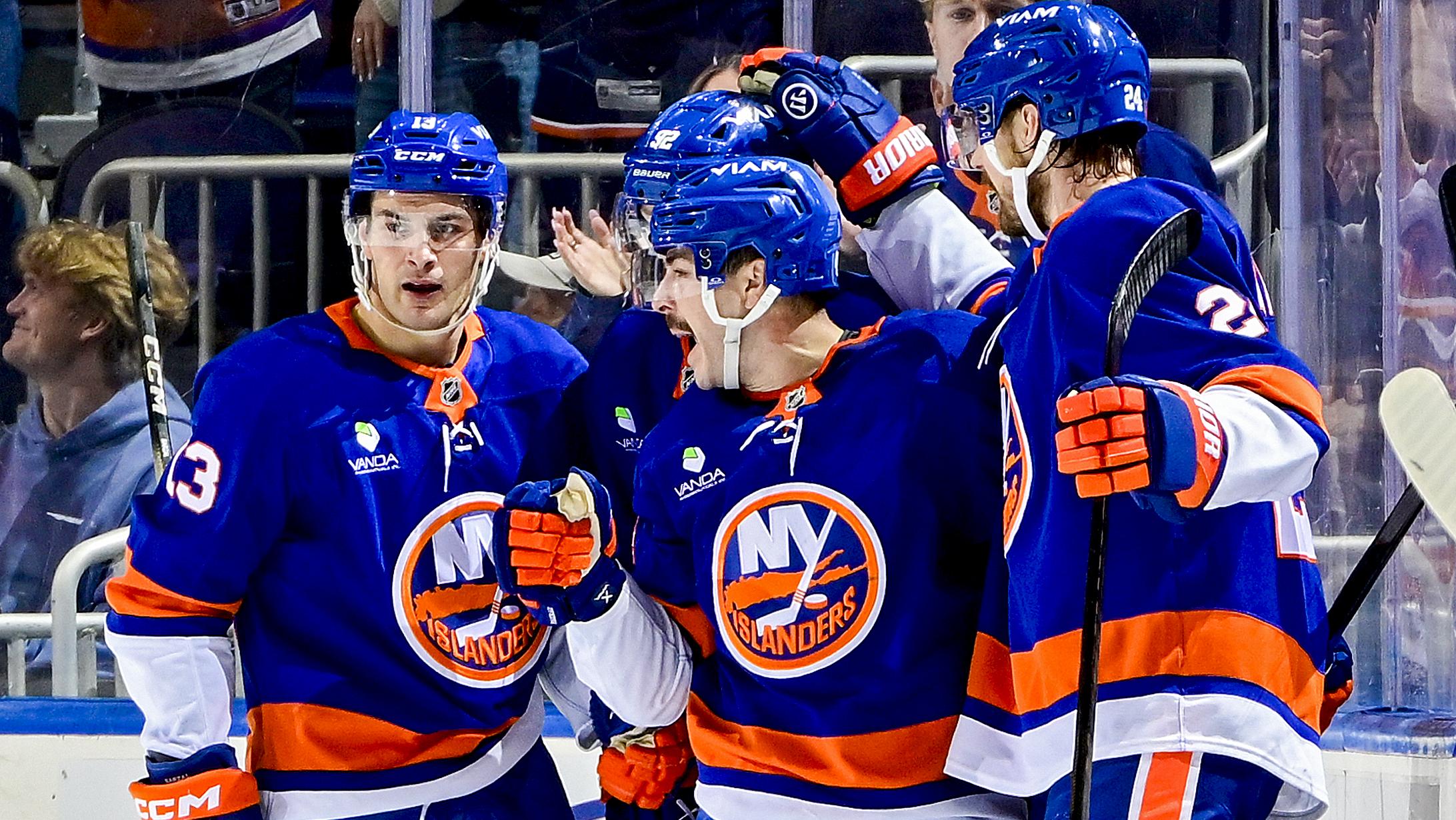 Philadelphia Flyers v New York Islanders