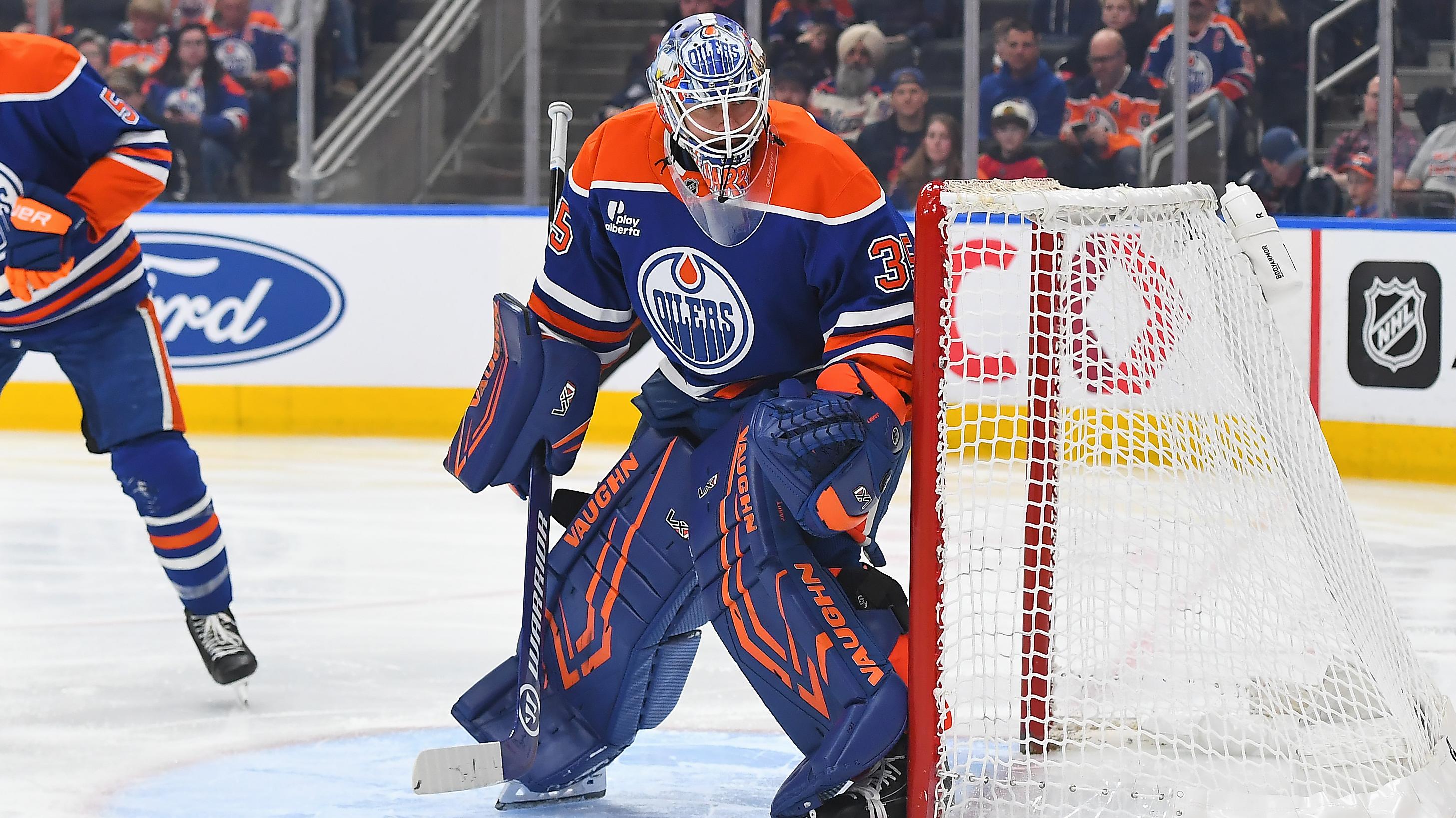 Chicago Blackhawks v Edmonton Oilers Chicago Blackhawks v Edmonton Oilers