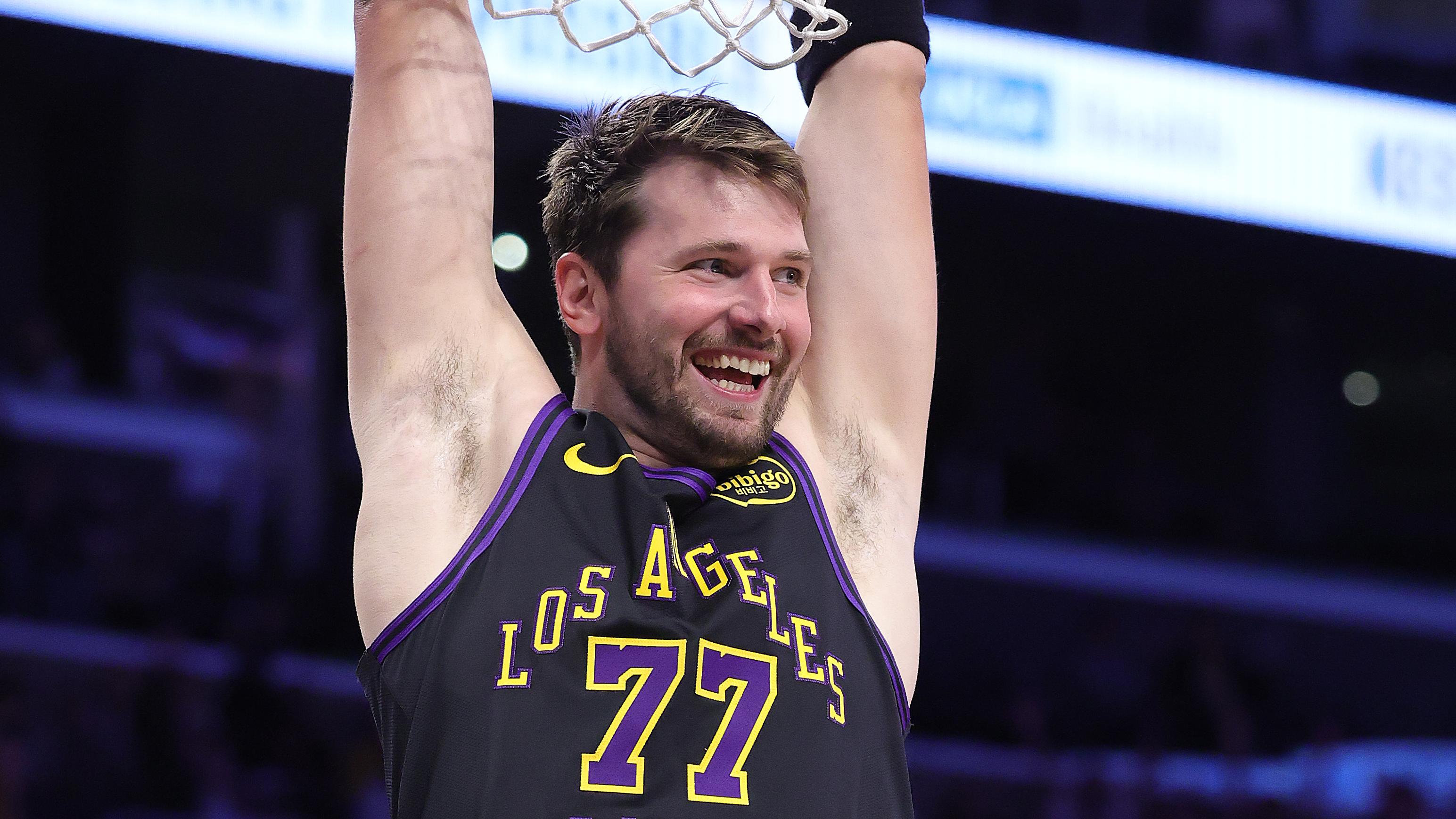 Cleveland Cavaliers v Los Angeles Lakers