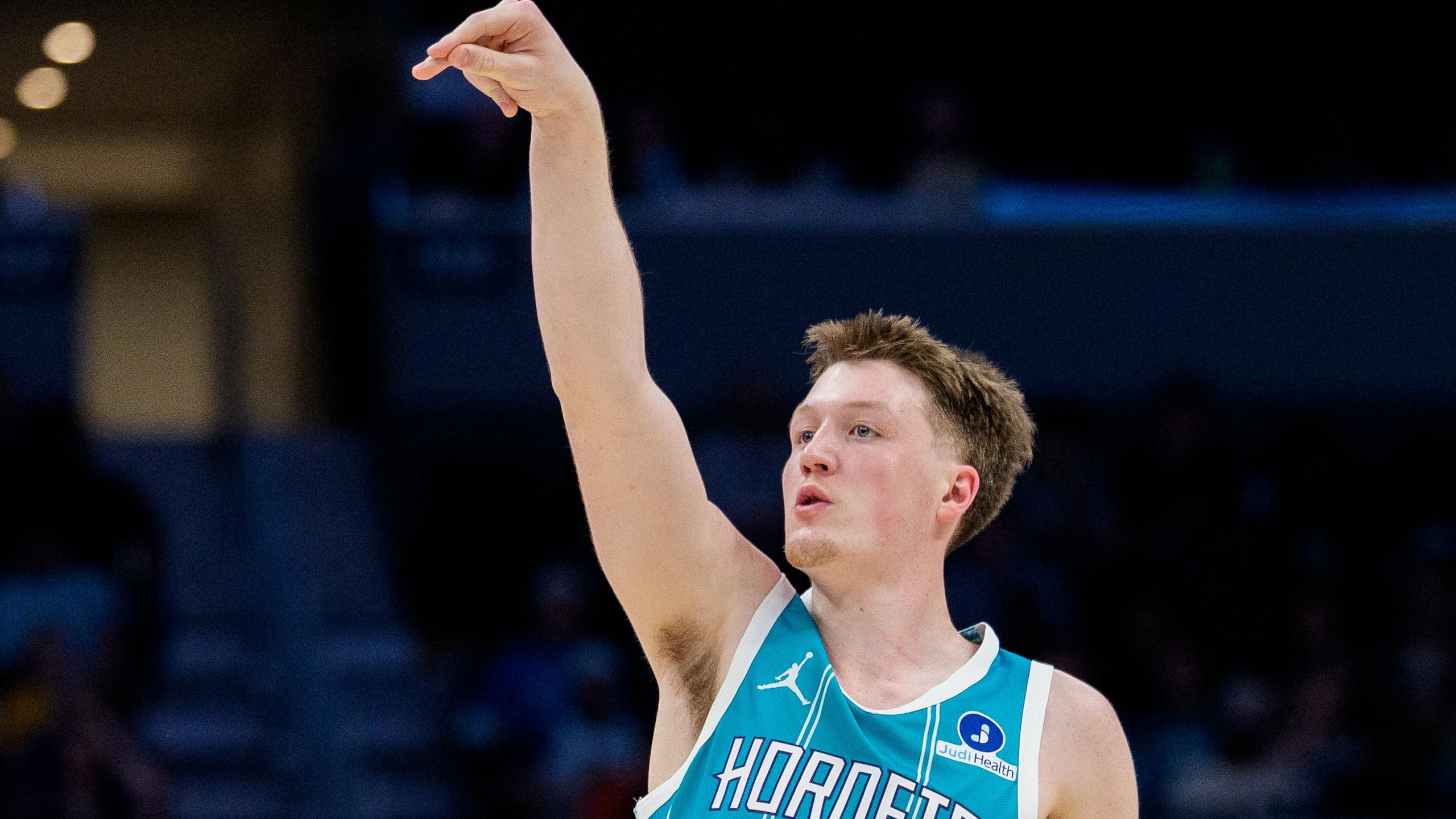 Phoenix Suns v Charlotte Hornets