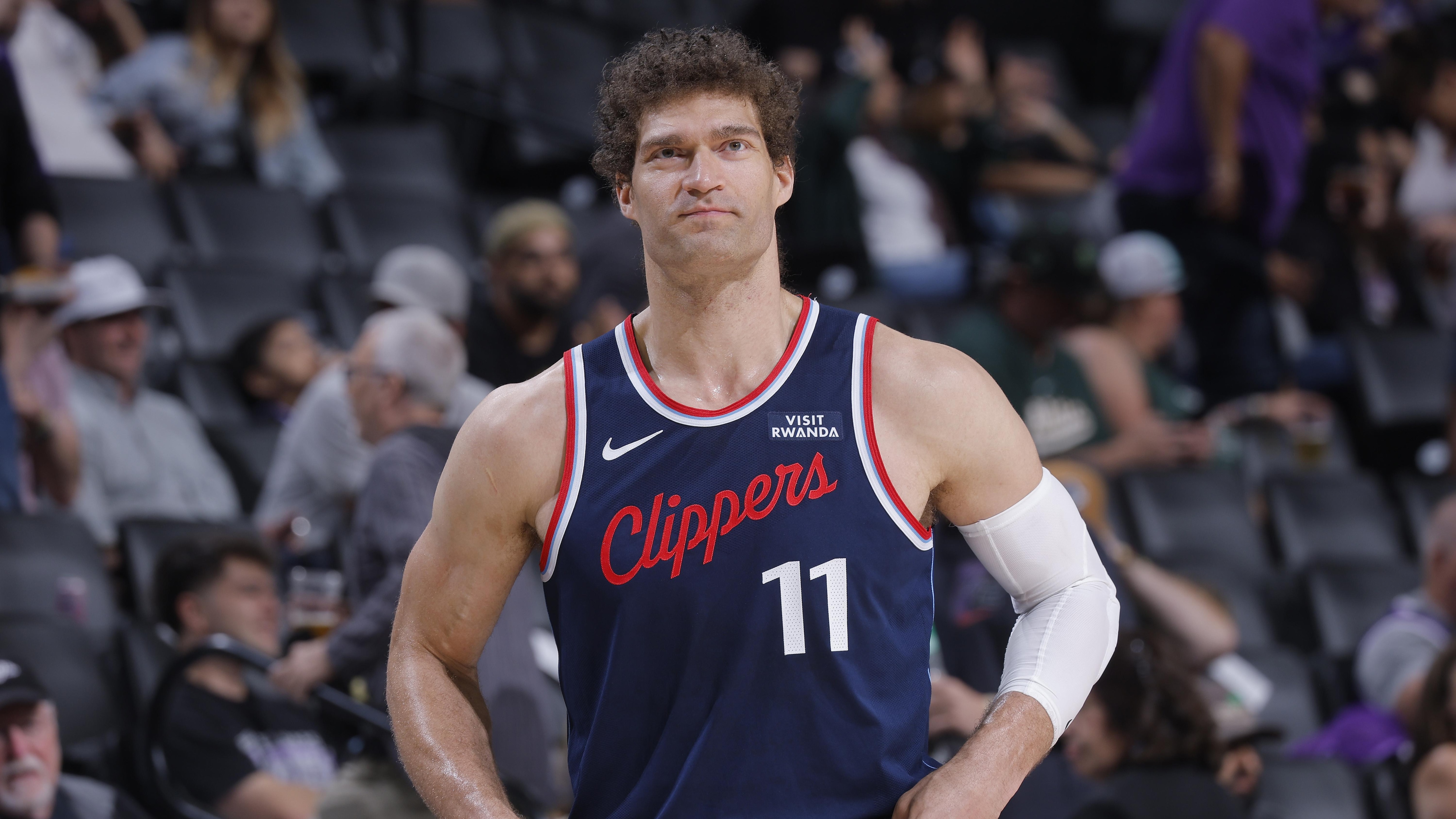 LA Clippers v Sacramento Kings