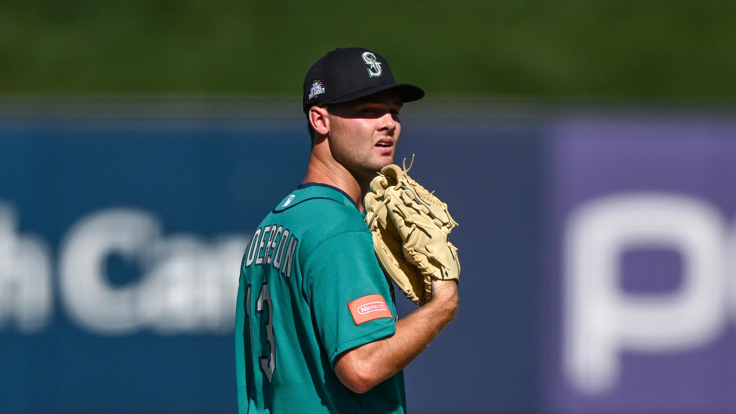 Spring Breakout - Seattle Mariners v Milwaukee Brewers Spring Breakout - Seattle Mariners v Milwaukee Brewers