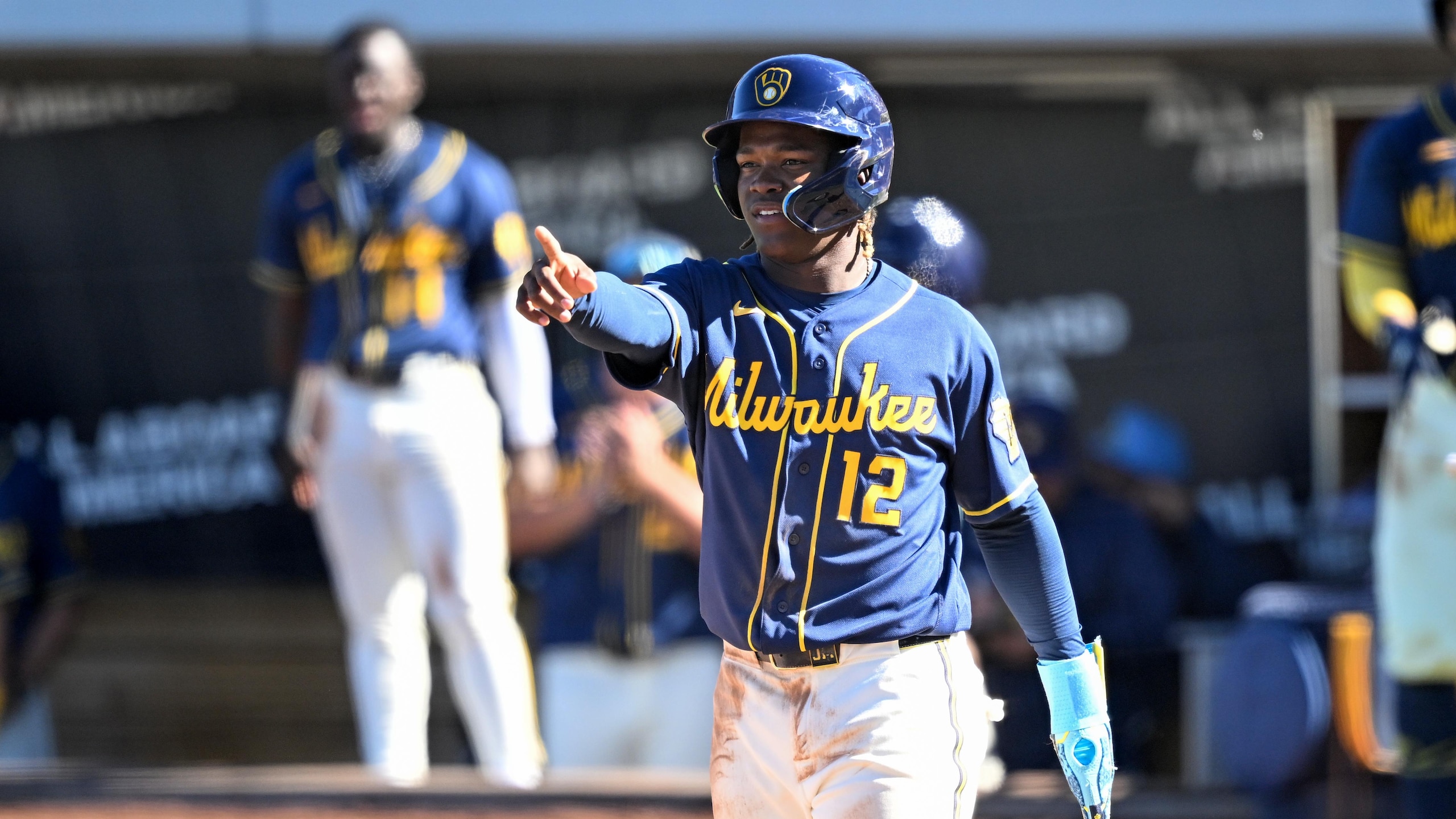 Spring Breakout - Seattle Mariners v Milwaukee Brewers Spring Breakout - Seattle Mariners v Milwaukee Brewers