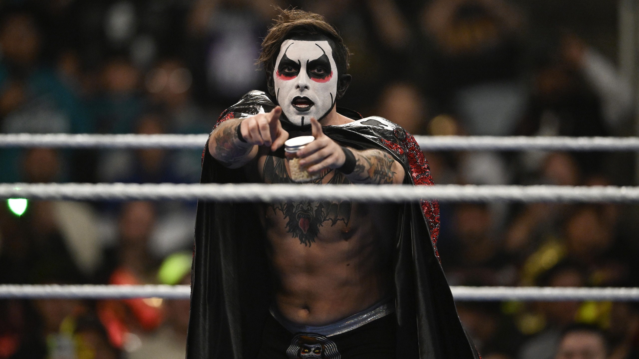 WWE Star Curses Cavs 😳