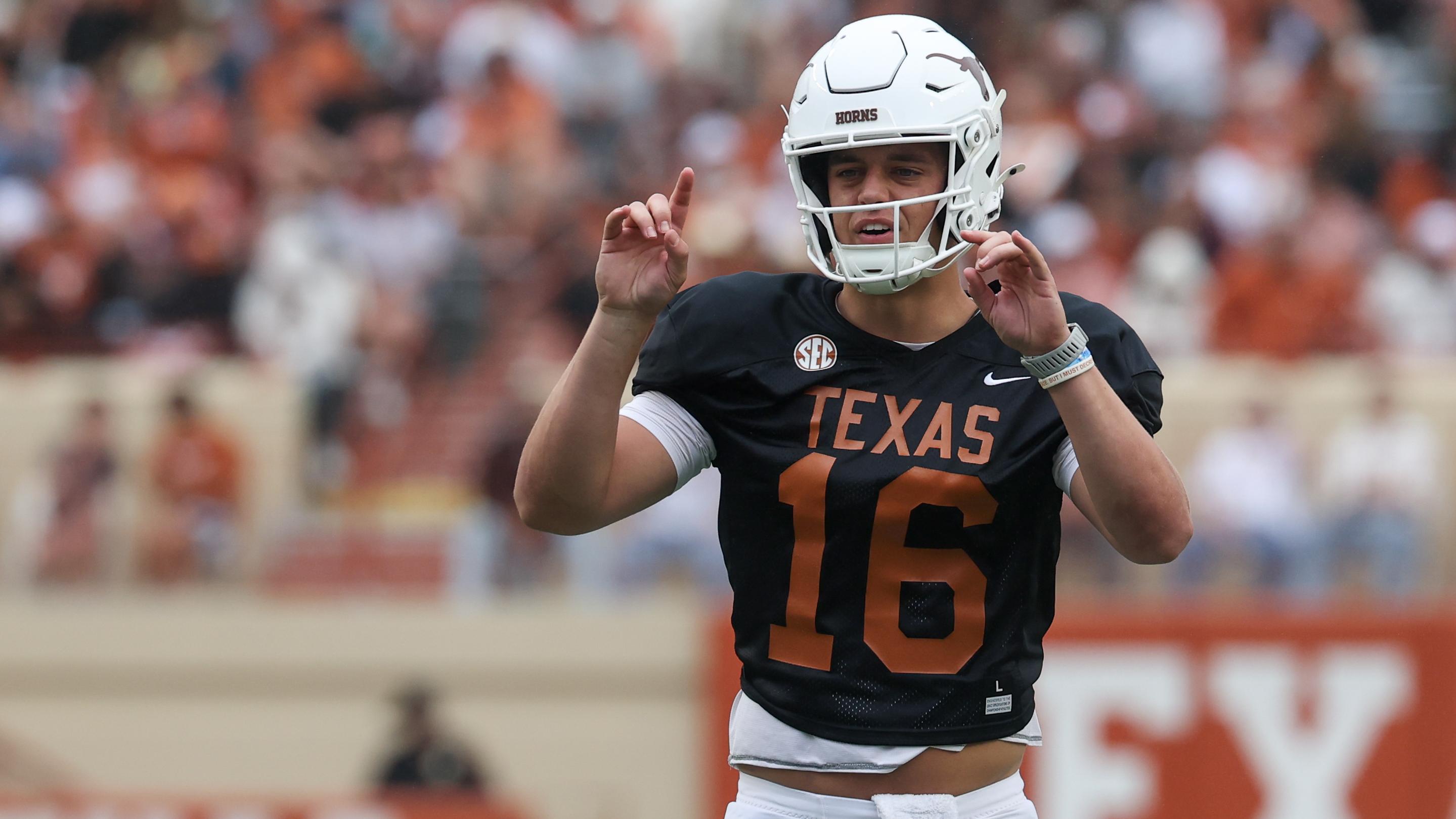 COLLEGE FOOTBALL: APR 18 Texas Football Fan Day
