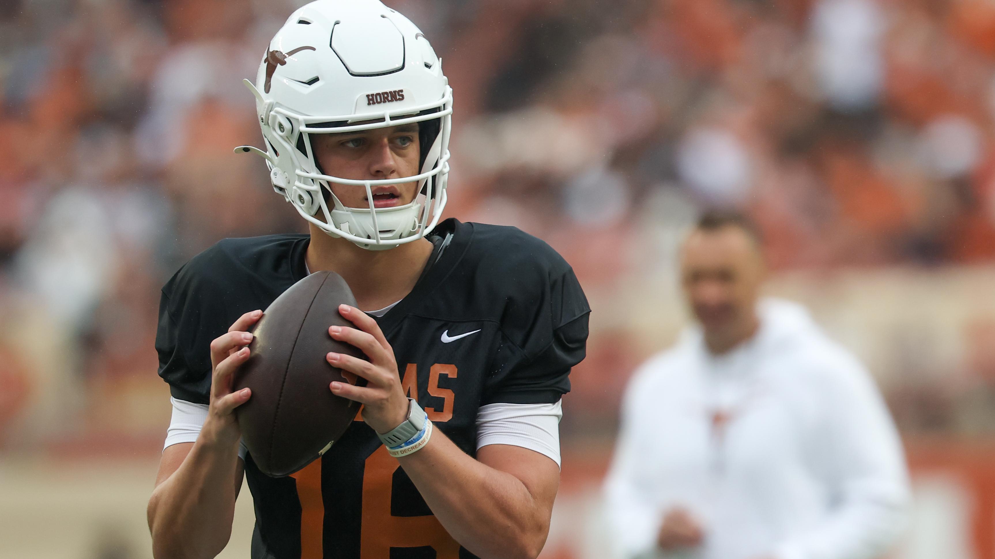 COLLEGE FOOTBALL: APR 18 Texas Football Fan Day