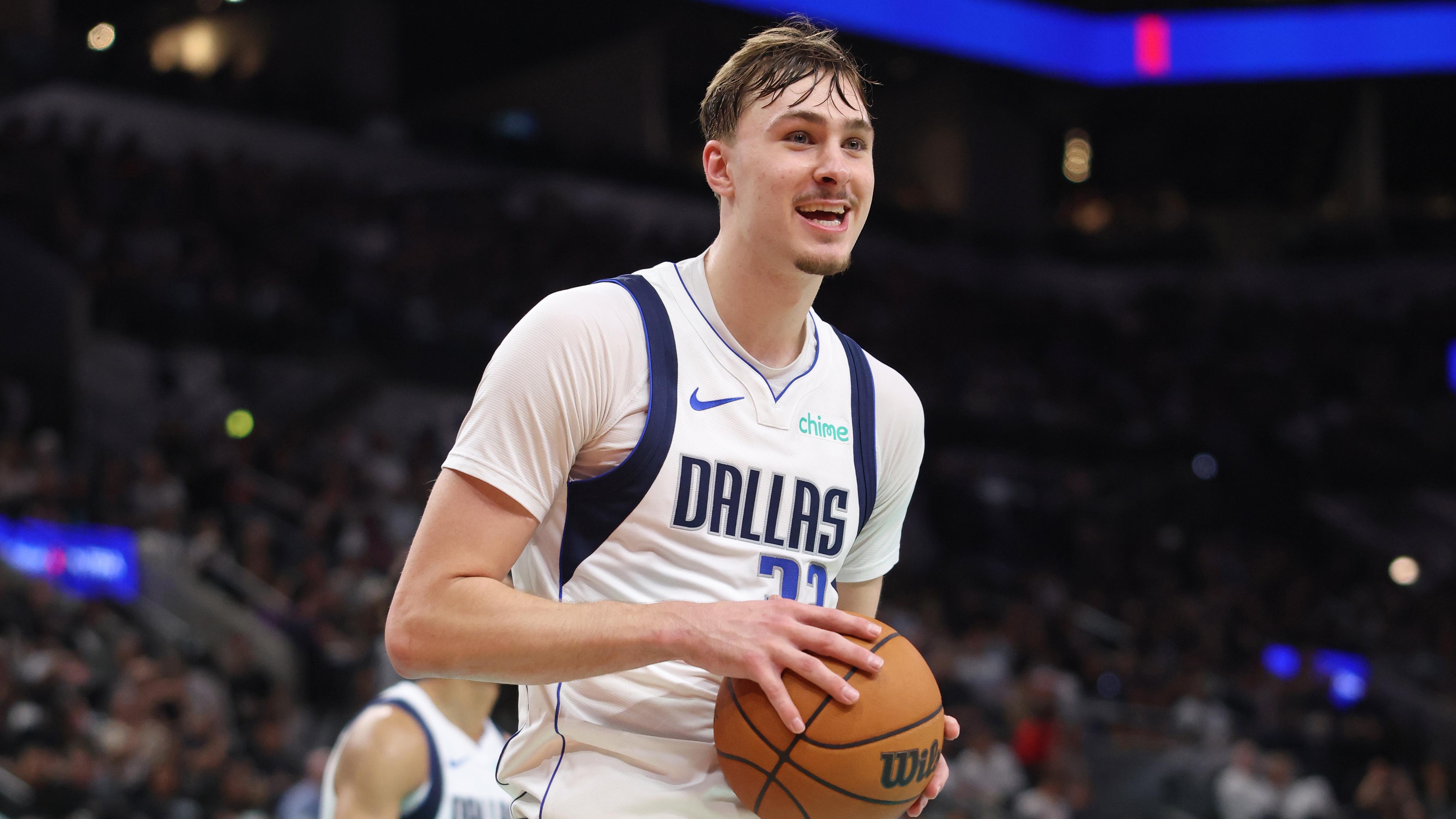 Dallas Mavericks v San Antonio Spurs