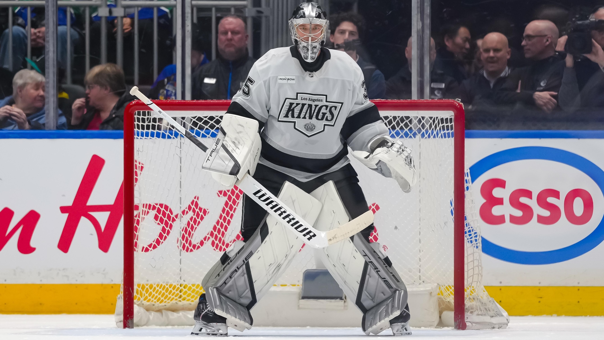 Los Angeles Kings v Vancouver Canucks