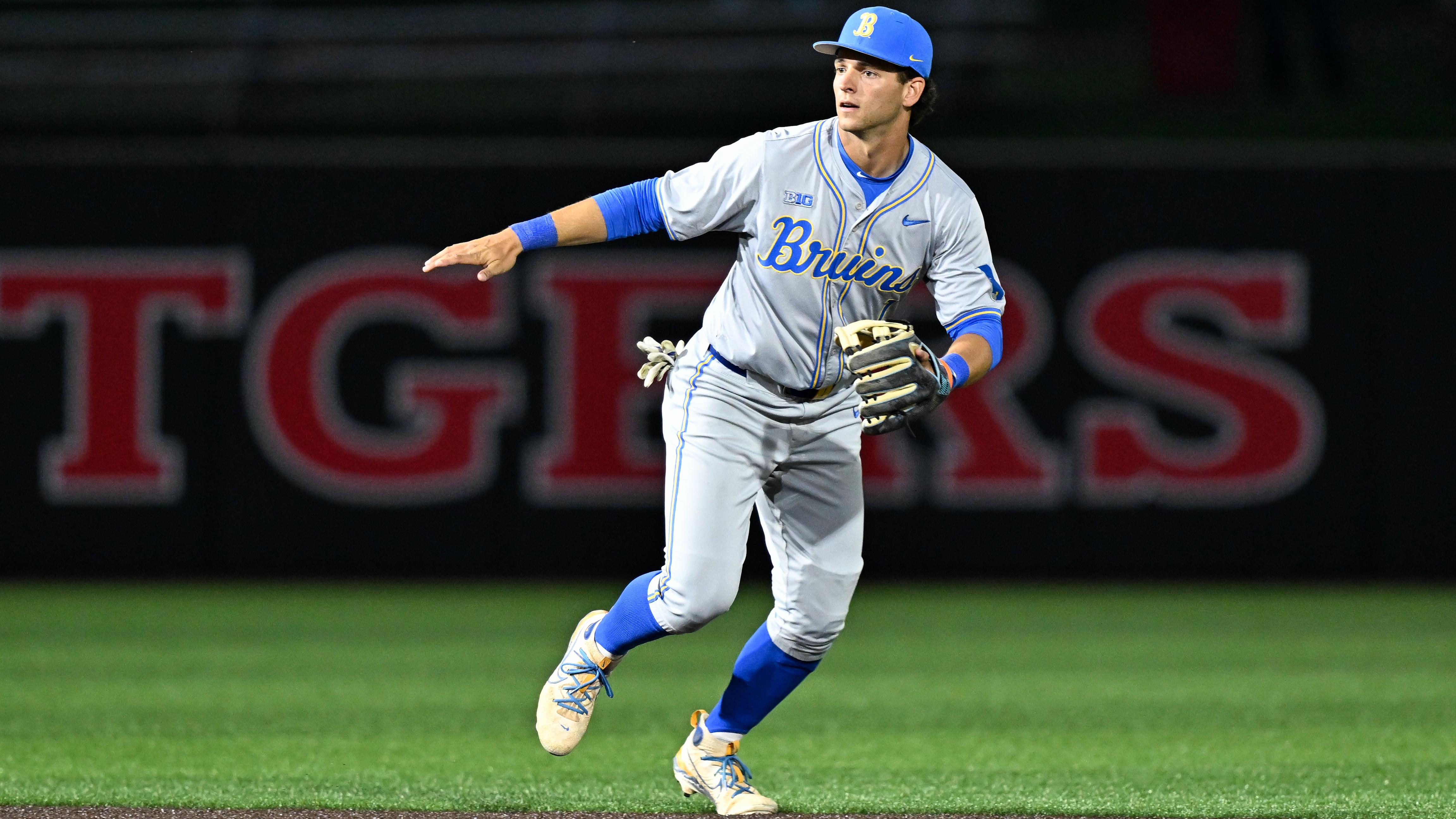 UCLA Bruins v Rutgers Scarlet Knights